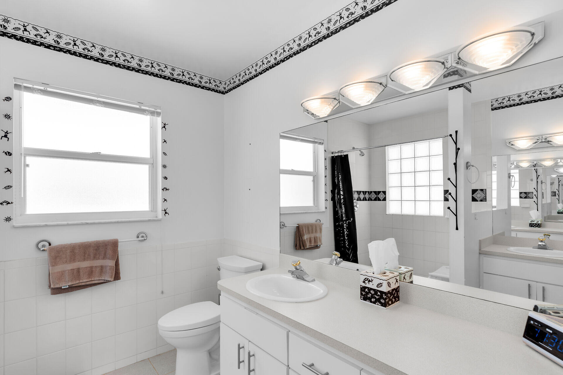 MARATHON, Florida, 33050, United States, 3 Bedrooms Bedrooms, ,2 BathroomsBathrooms,Residential,For Sale,2002078