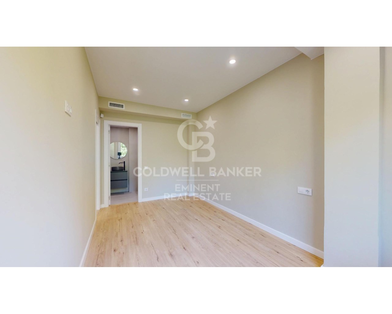 Barcelona, Catalonia, ES, 3 Bedrooms Bedrooms, ,2 BathroomsBathrooms,Residential,For Sale,1744156