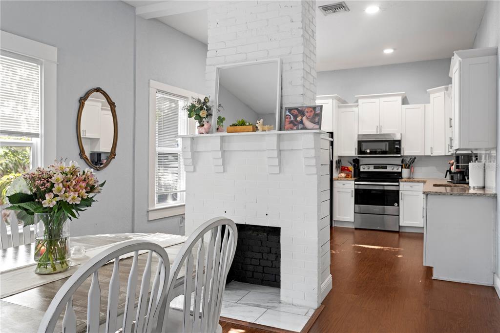 Tampa, Florida, 33602, United States, 3 Bedrooms Bedrooms, ,2 BathroomsBathrooms,Residential,For Sale,1785595