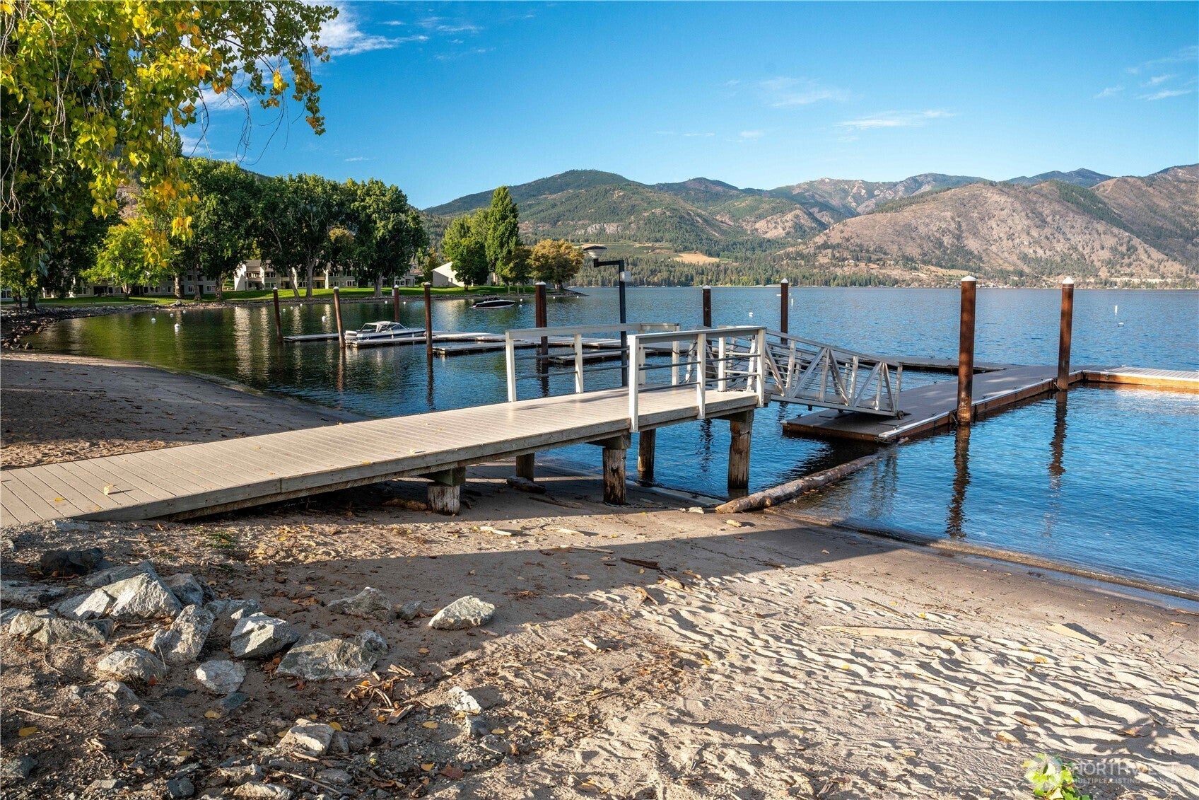Manson, Washington, 98831, United States, 3 Bedrooms Bedrooms, ,2 BathroomsBathrooms,Residential,For Sale,1941699