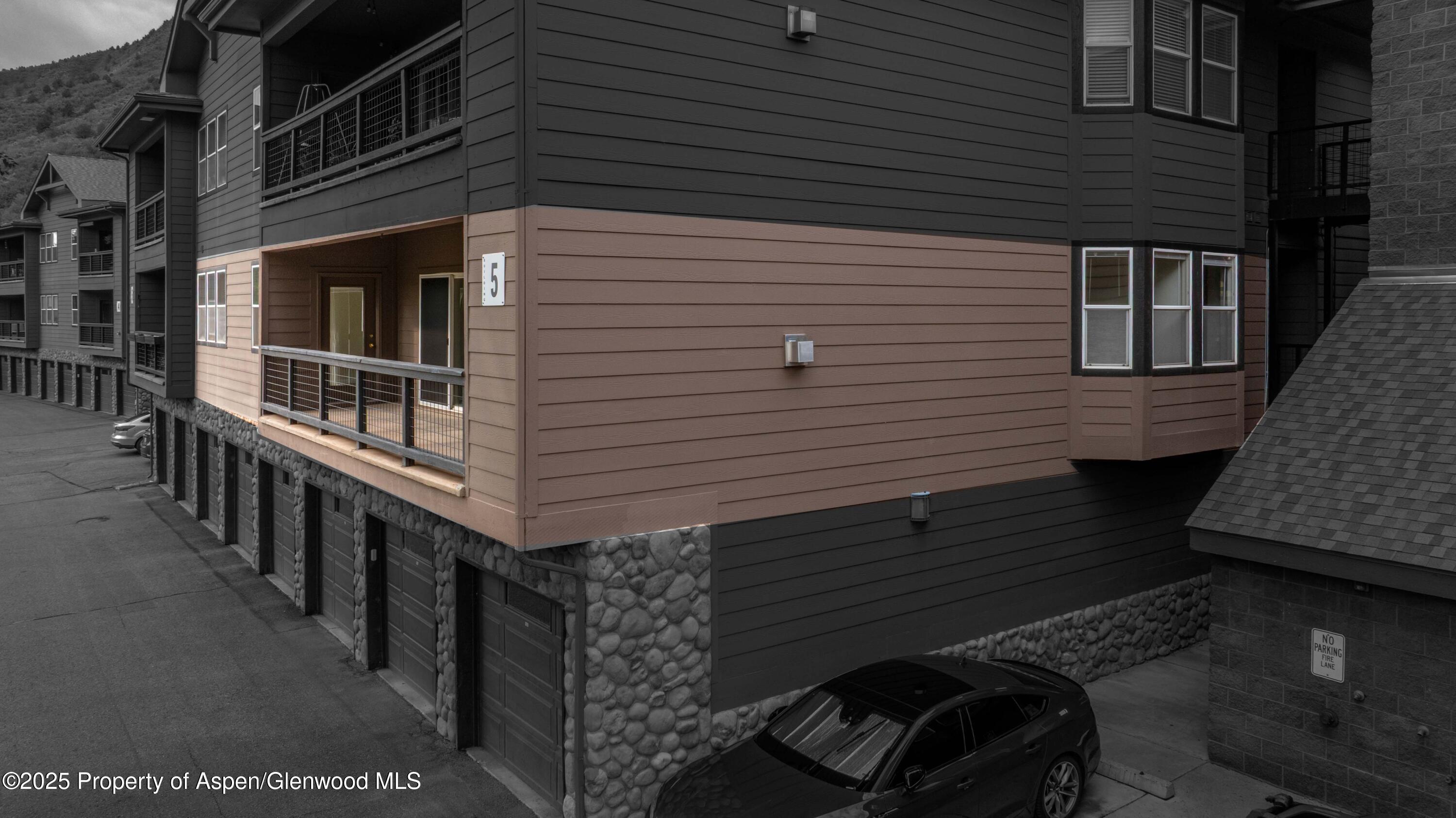 Glenwood Springs, Colorado, 81601, United States, 3 Bedrooms Bedrooms, ,2 BathroomsBathrooms,Residential,For Sale,1795140