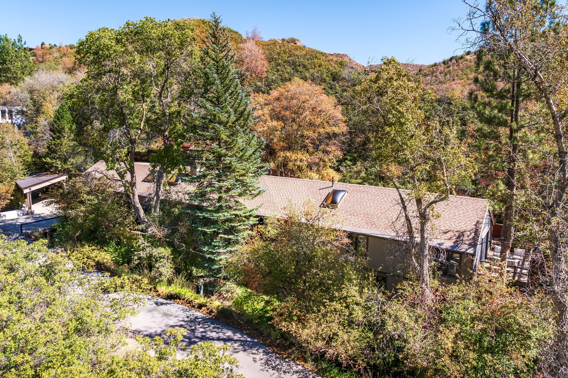  Mid-Century Modern Living in Emigration Canyon - 物件實景