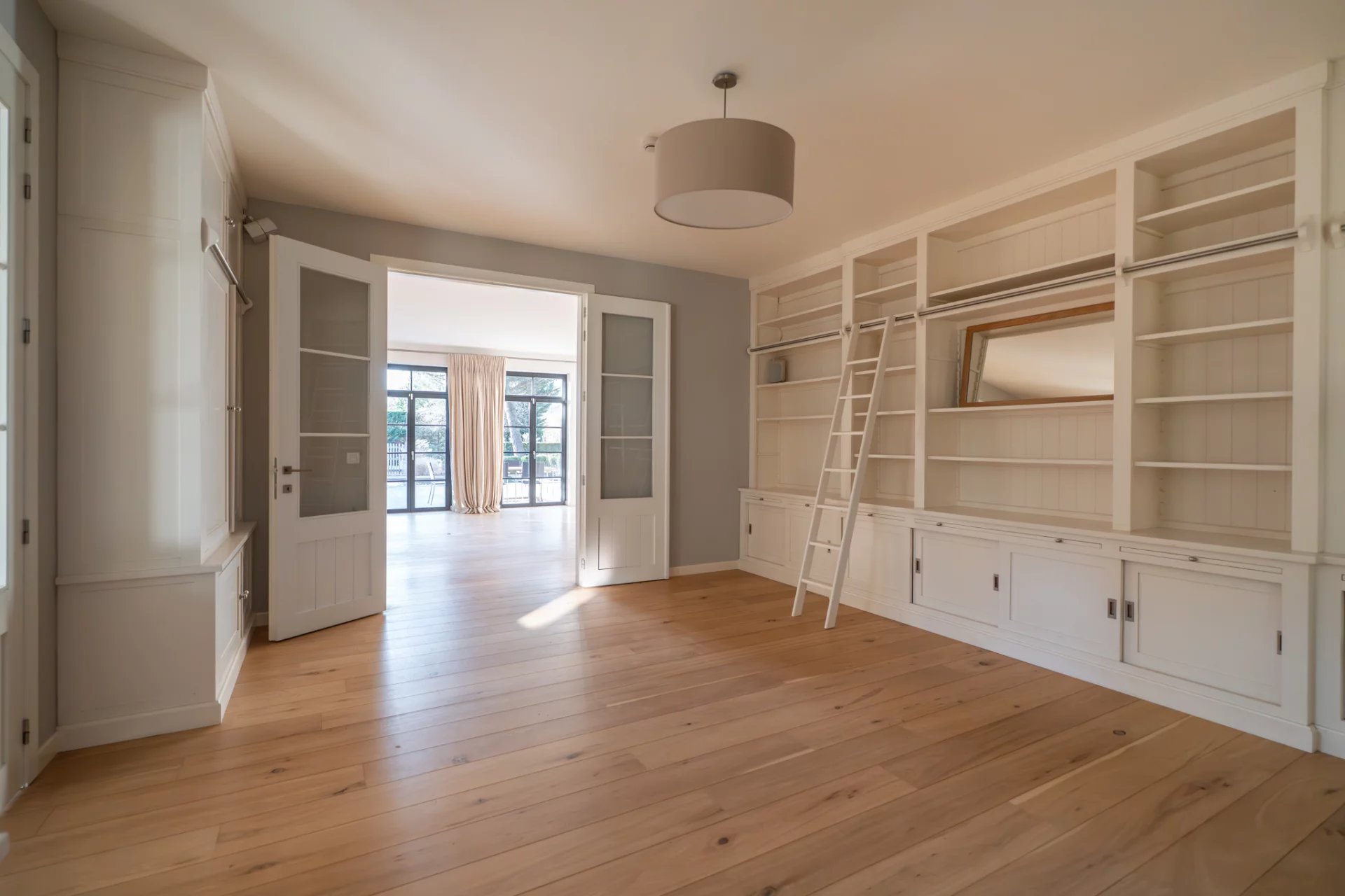 Rhode-Saint-Genese, Flanders, 1640, BE, 6 Bedrooms Bedrooms, ,11 BathroomsBathrooms,Residential,For Sale,2003186