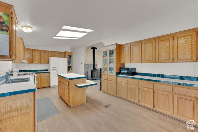 EAGLE MOUNTAIN, Utah, 84013, United States, 4 Bedrooms Bedrooms, ,3 BathroomsBathrooms,Residential,For Sale,1936999
