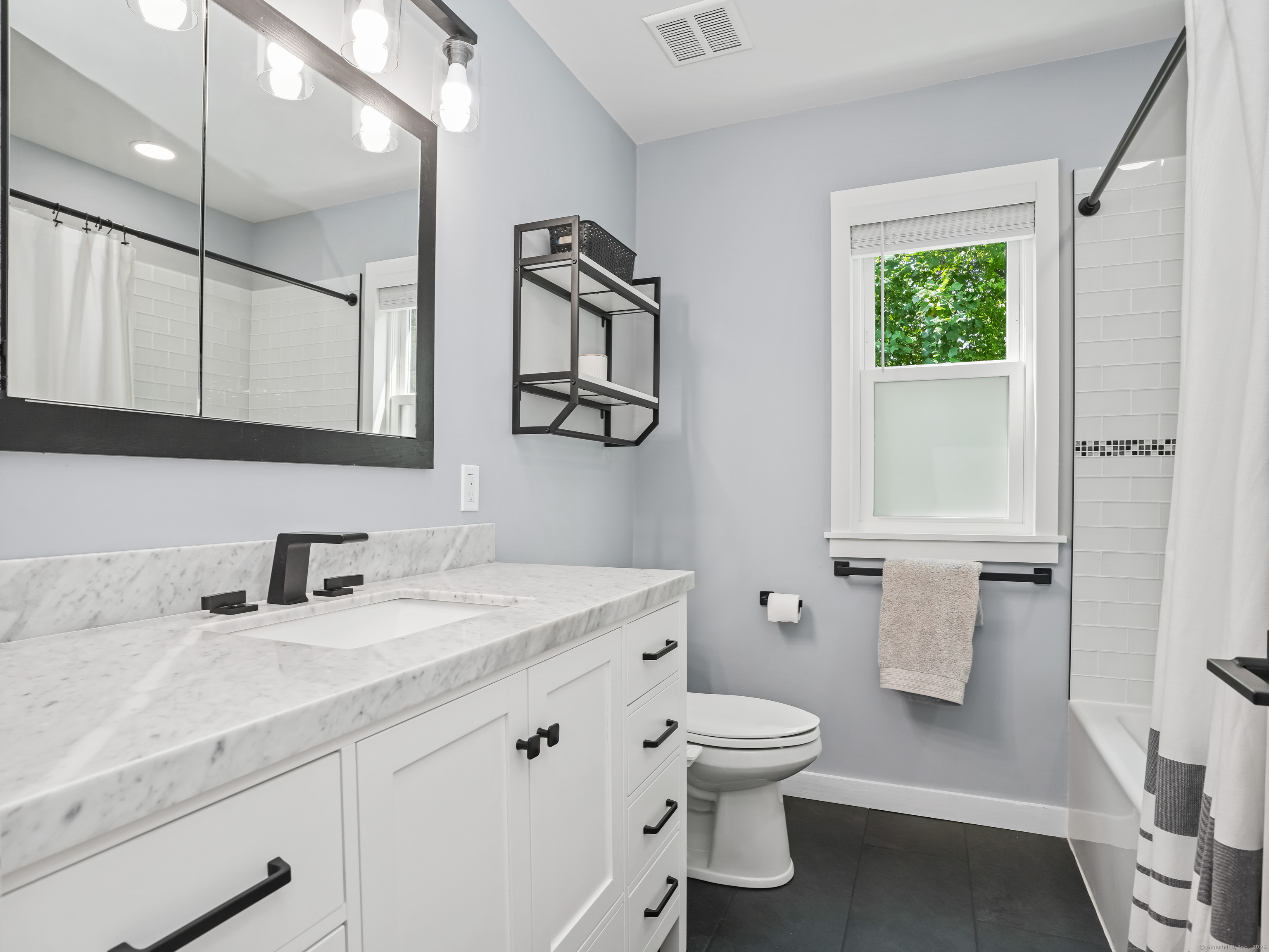 Trumbull, Connecticut, 06611, United States, 2 Bedrooms Bedrooms, ,2 BathroomsBathrooms,Residential,For Sale,1917497