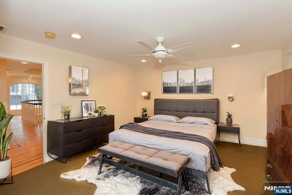 Fort Lee, New Jersey, 07024, United States, 5 Bedrooms Bedrooms, ,5 BathroomsBathrooms,Residential,For Sale,1942232