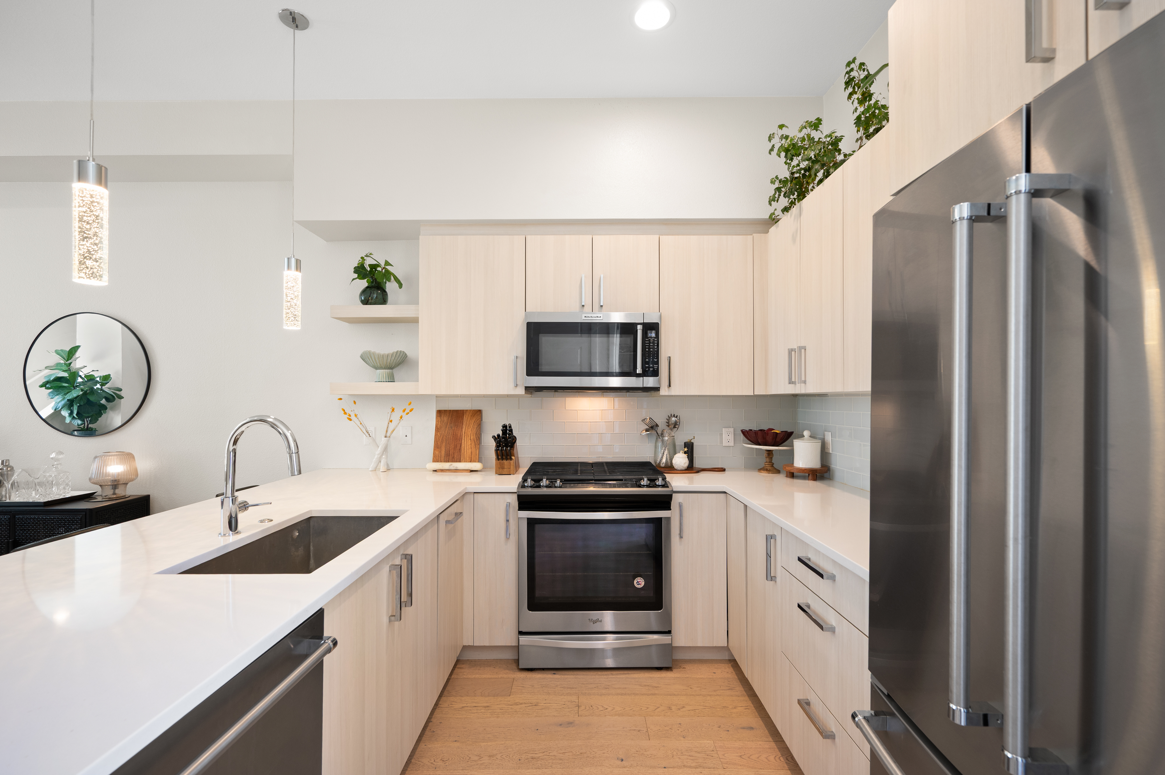  Modern Townhome In Contemporary Enclave - 物件實景