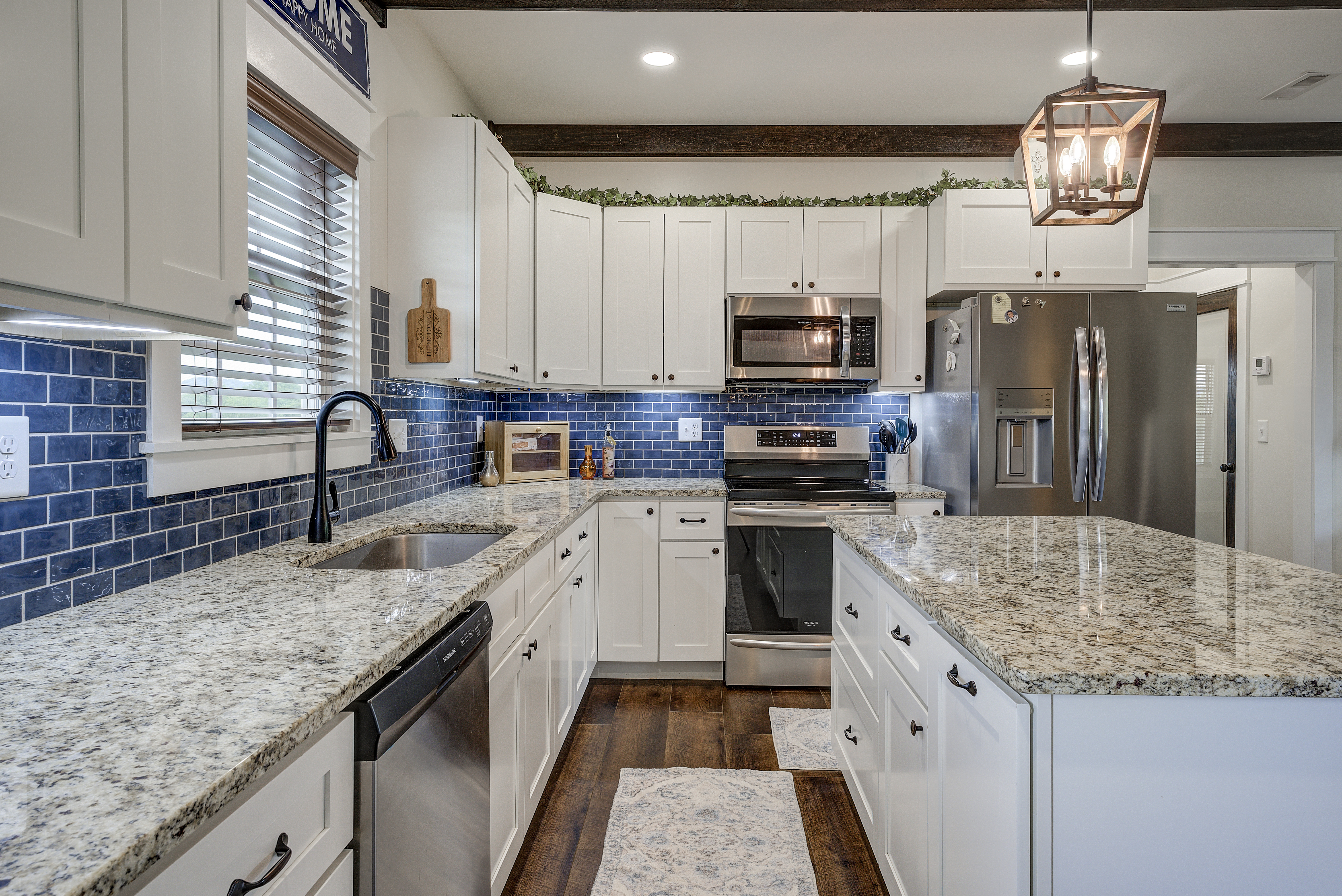 Jonesborough, Tennessee, 37659, United States, 3 Bedrooms Bedrooms, ,3 BathroomsBathrooms,Residential,For Sale,2000637