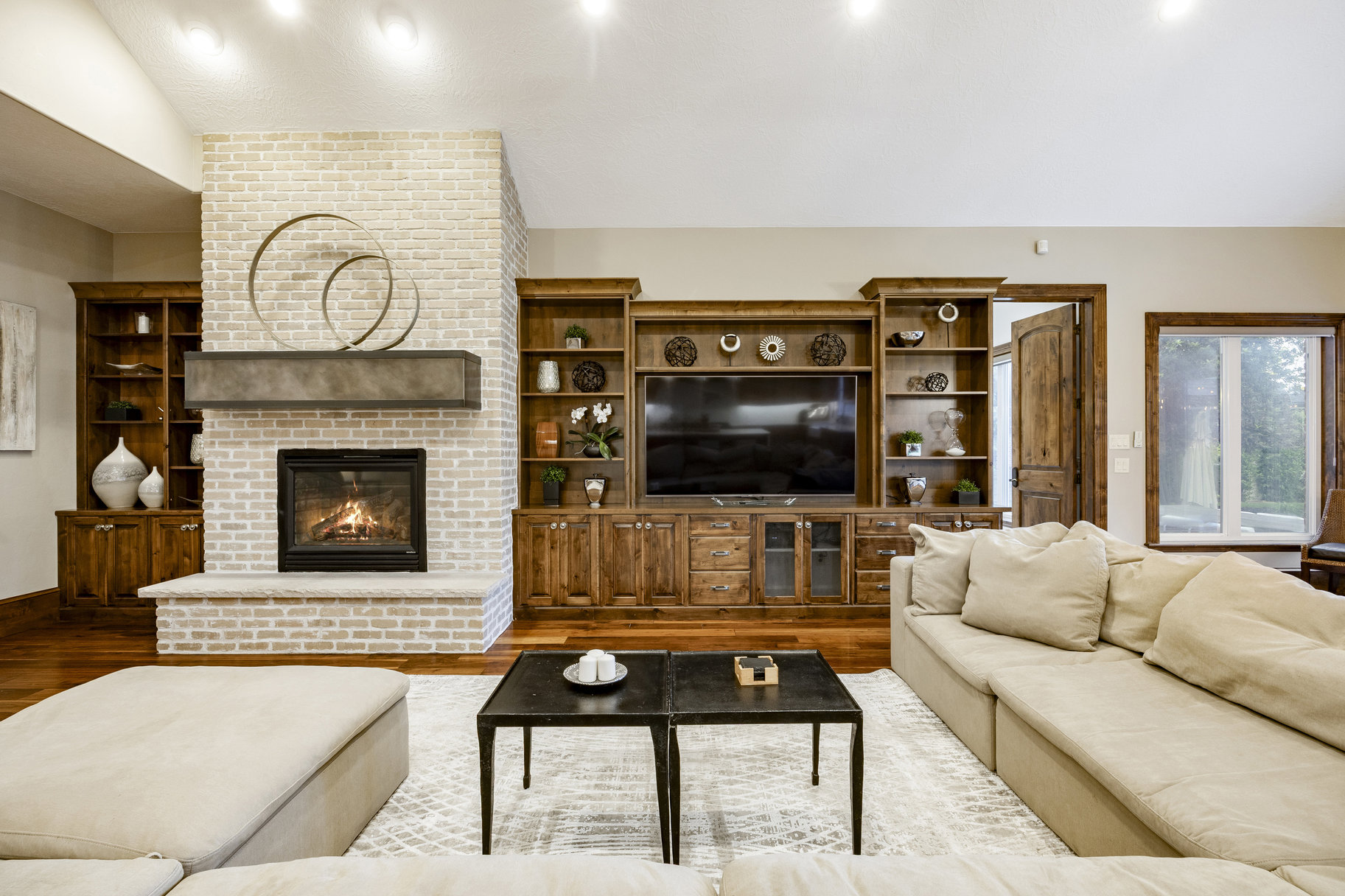  Gated West Jordan 2 Story Estate with 10 Car Garage and Swimming Pool - 物件實景