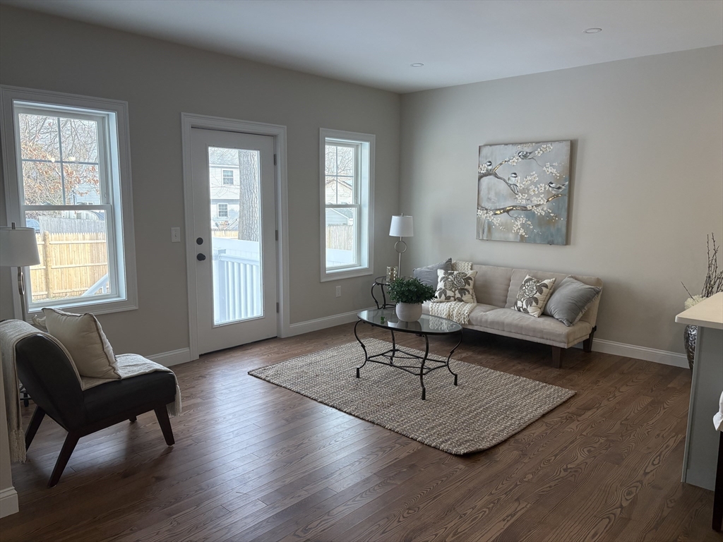 Worcester, Massachusetts, 01606, United States, 3 Bedrooms Bedrooms, ,3 BathroomsBathrooms,Residential,For Sale,1992999