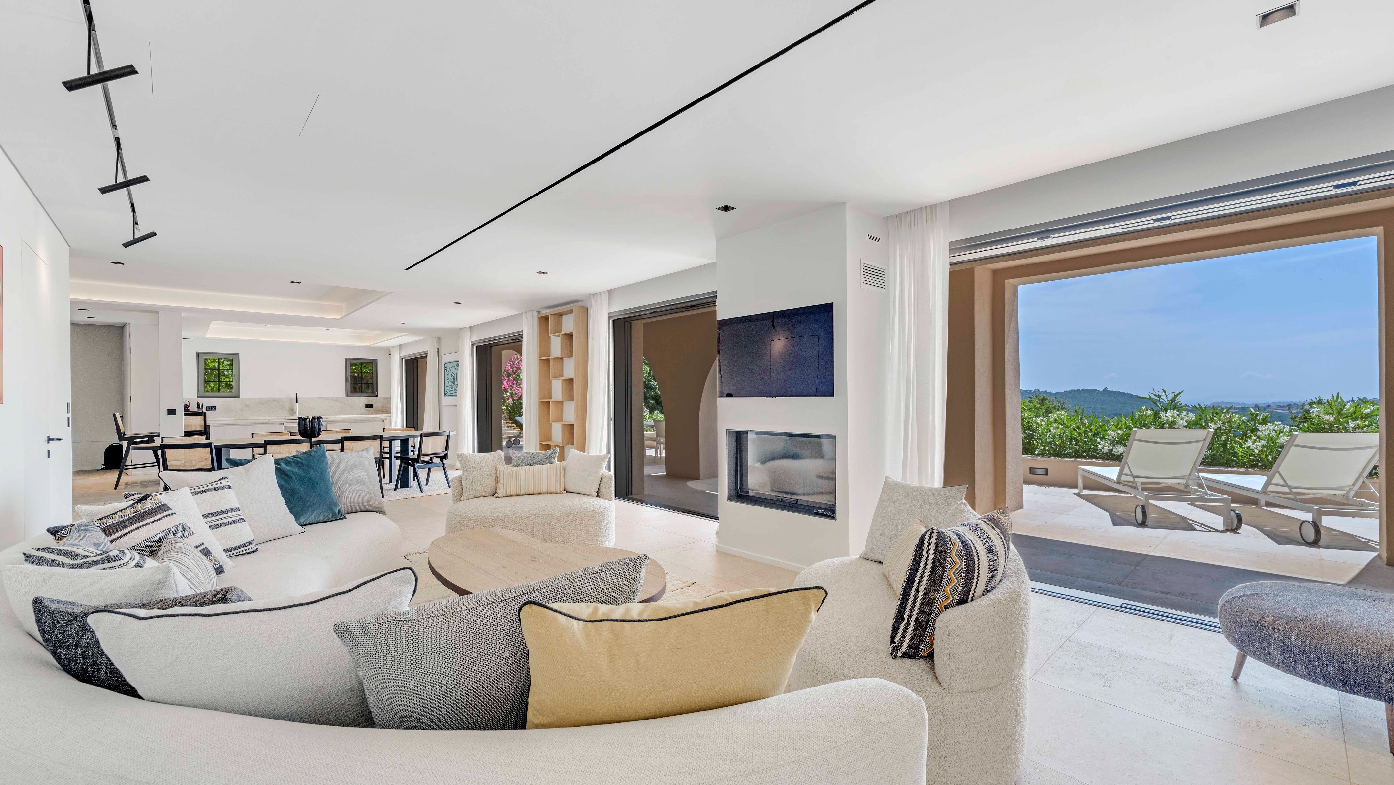  Contemporary bastide with open views and glimpse of the sea walking distance to… - 物件實景