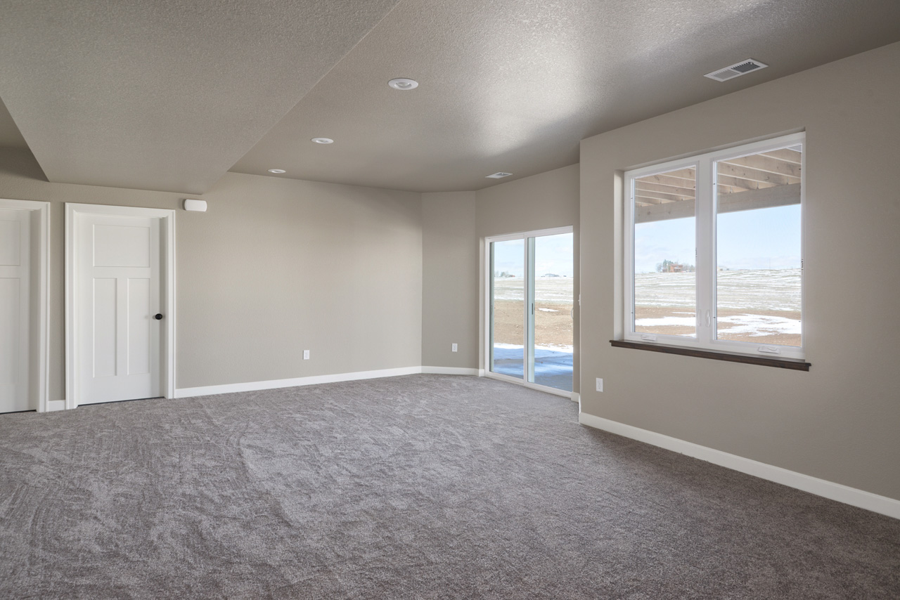 Cheyenne, Wyoming, 82009, United States, 3 Bedrooms Bedrooms, ,2 BathroomsBathrooms,Residential,For Sale,1978031