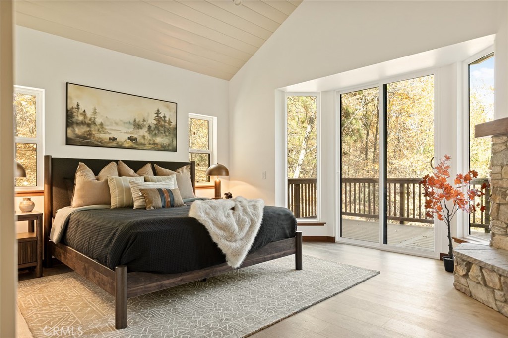 Lake Arrowhead, California, 92352, United States, 4 Bedrooms Bedrooms, ,5 BathroomsBathrooms,Residential,For Sale,1989465