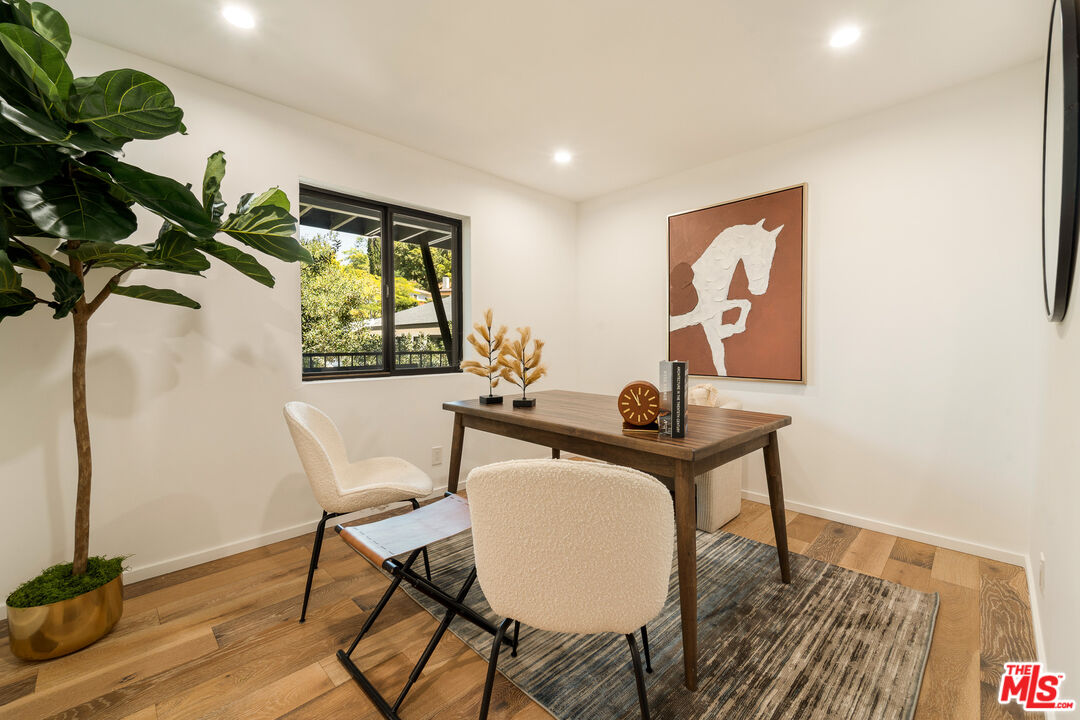 Studio City, California, 91604, United States, 5 Bedrooms Bedrooms, ,5 BathroomsBathrooms,Residential,For Sale,1827370