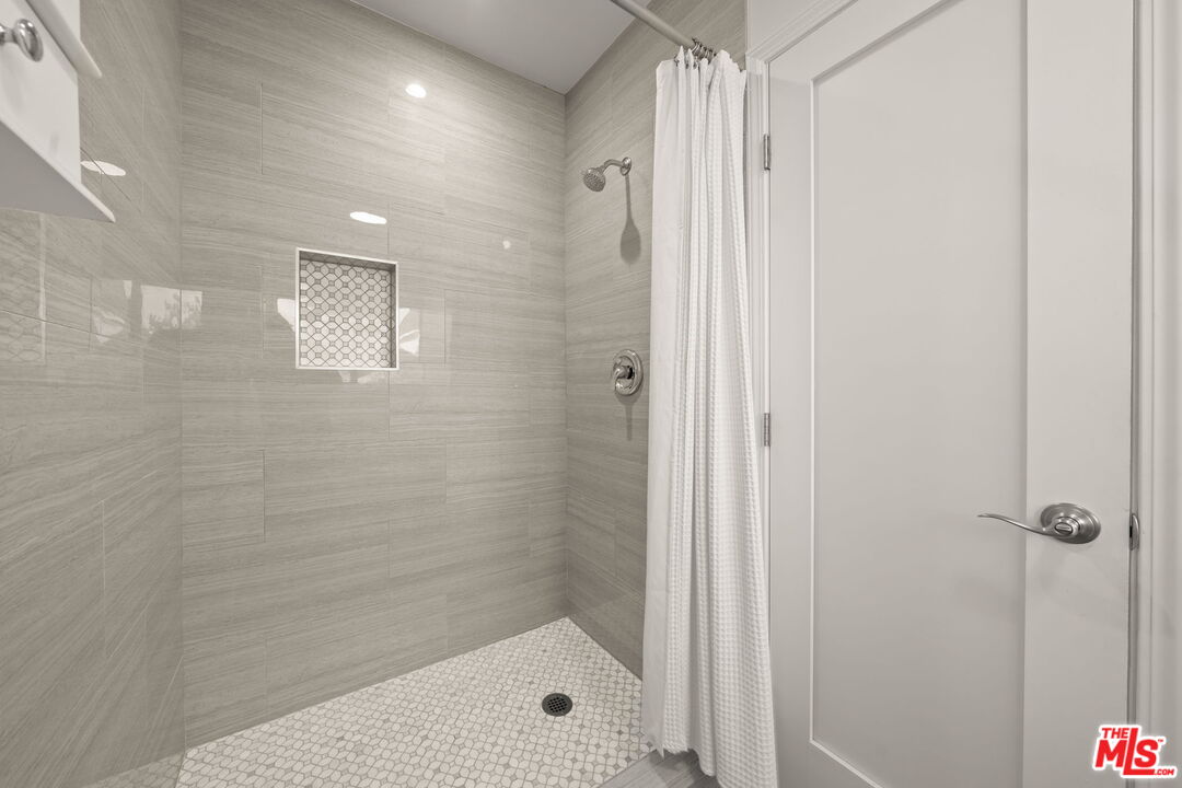 Inglewood, California, 90301, United States, 4 Bedrooms Bedrooms, ,3 BathroomsBathrooms,Residential,For Sale,1993545