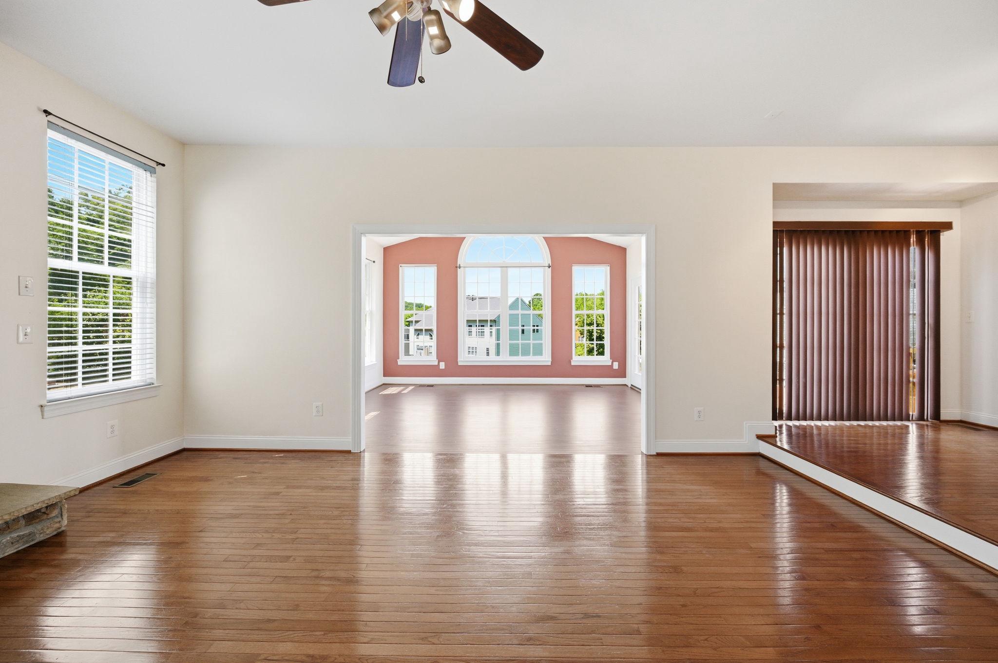 Triangle, Virginia, 22172, United States, 5 Bedrooms Bedrooms, ,4 BathroomsBathrooms,Residential,For Sale,2048381