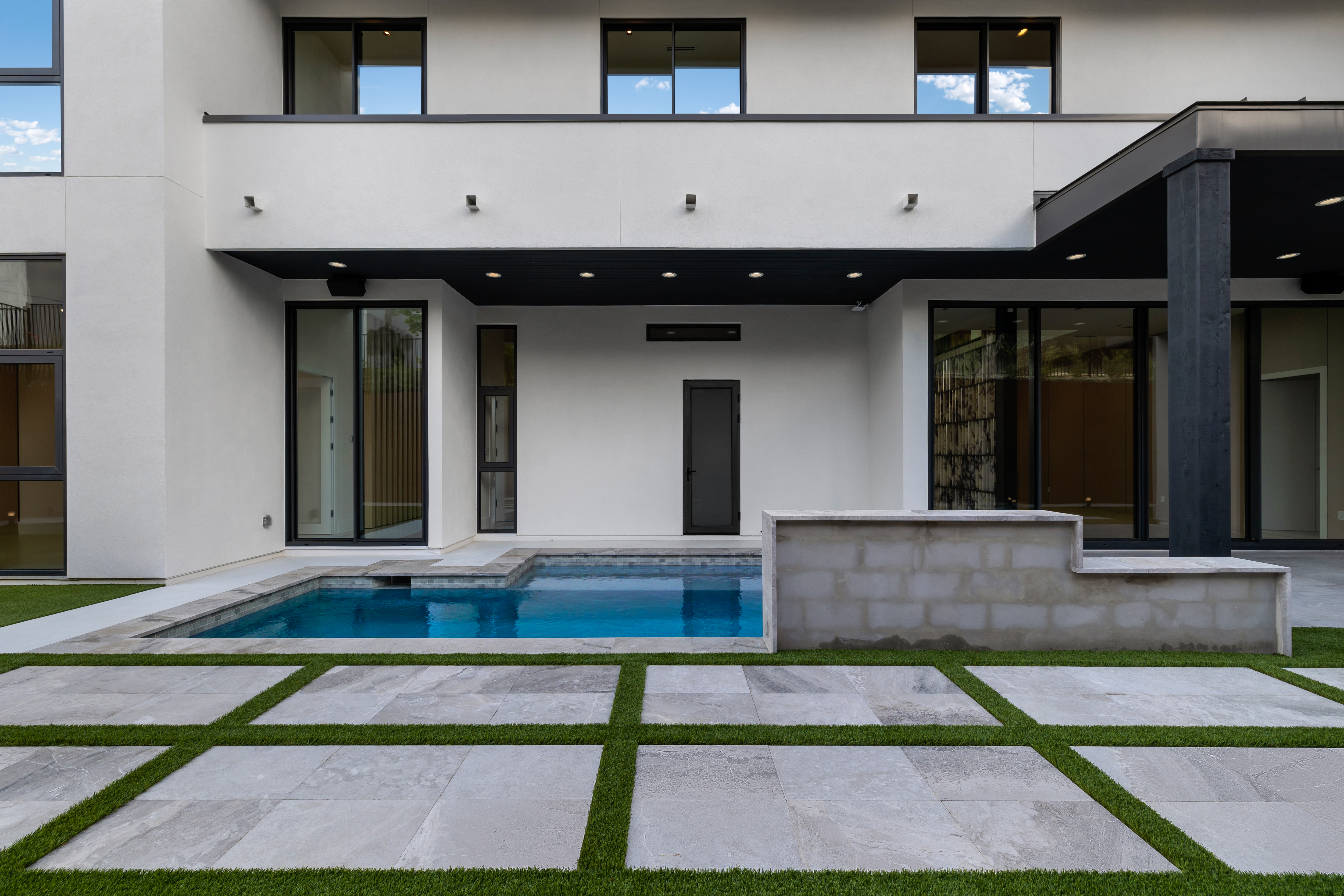  Bold Contemporary Estate for Elevated Living - 物件實景