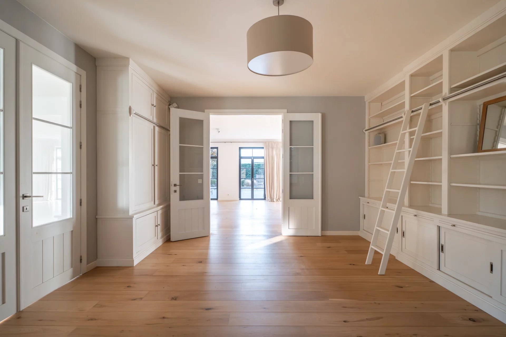 Rhode-Saint-Genese, Flanders, 1640, BE, 6 Bedrooms Bedrooms, ,11 BathroomsBathrooms,Residential,For Sale,2003186