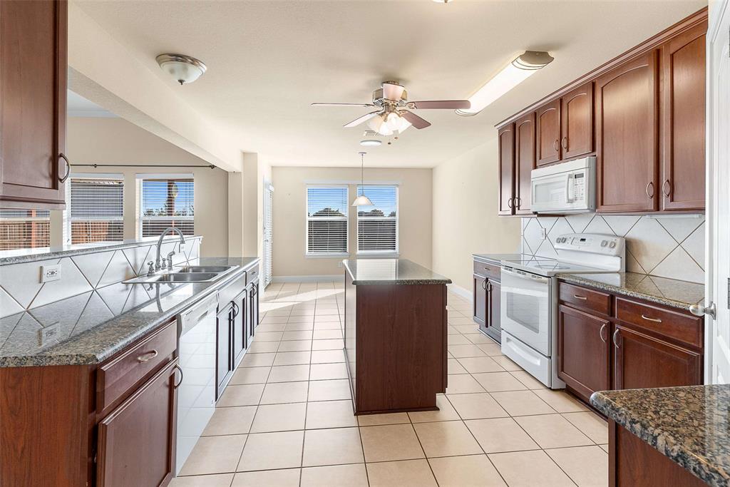 St. Paul, Texas, 75098, United States, 4 Bedrooms Bedrooms, ,2 BathroomsBathrooms,Residential,For Sale,1993220