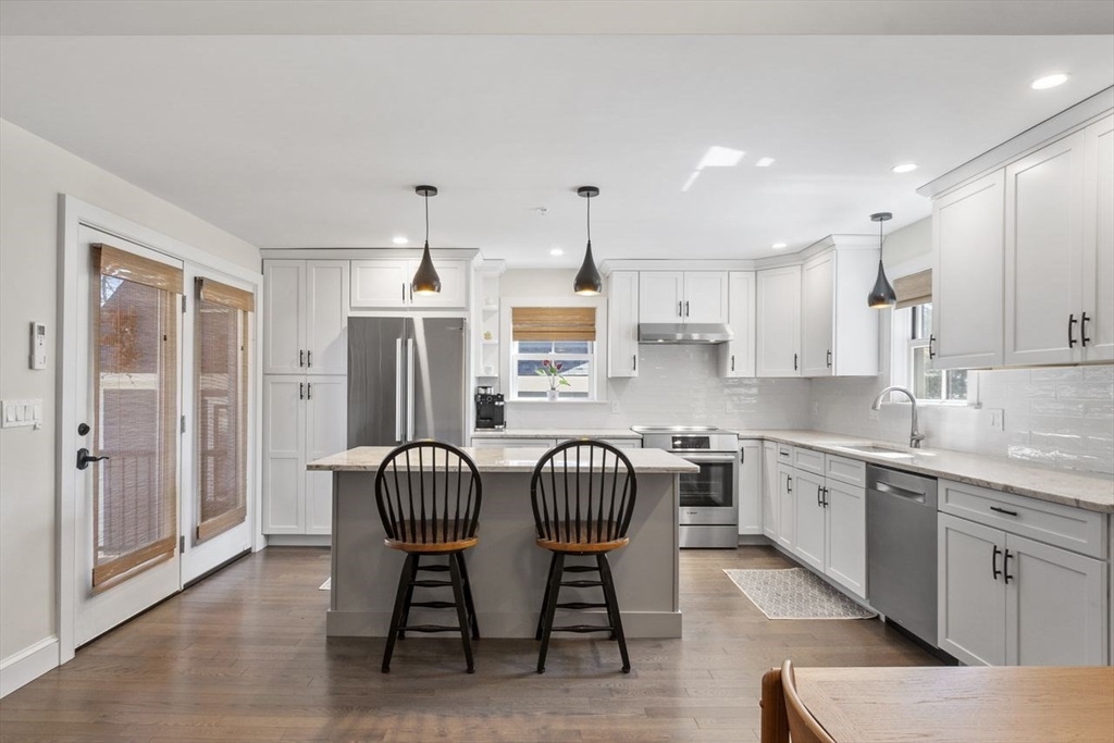 Amesbury, Massachusetts, 01913, United States, 2 Bedrooms Bedrooms, ,2 BathroomsBathrooms,Residential,For Sale,2049079