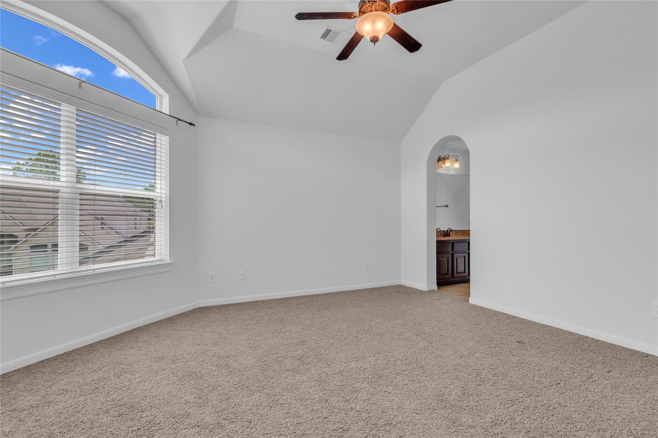 Houston, Texas, 77044, United States, 5 Bedrooms Bedrooms, ,4 BathroomsBathrooms,Residential,For Sale,1927228