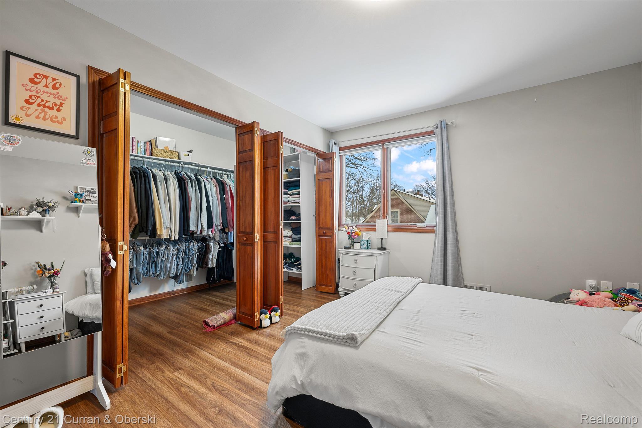Dearborn, Michigan, 48128, United States, 4 Bedrooms Bedrooms, ,3 BathroomsBathrooms,Residential,For Sale,1908051
