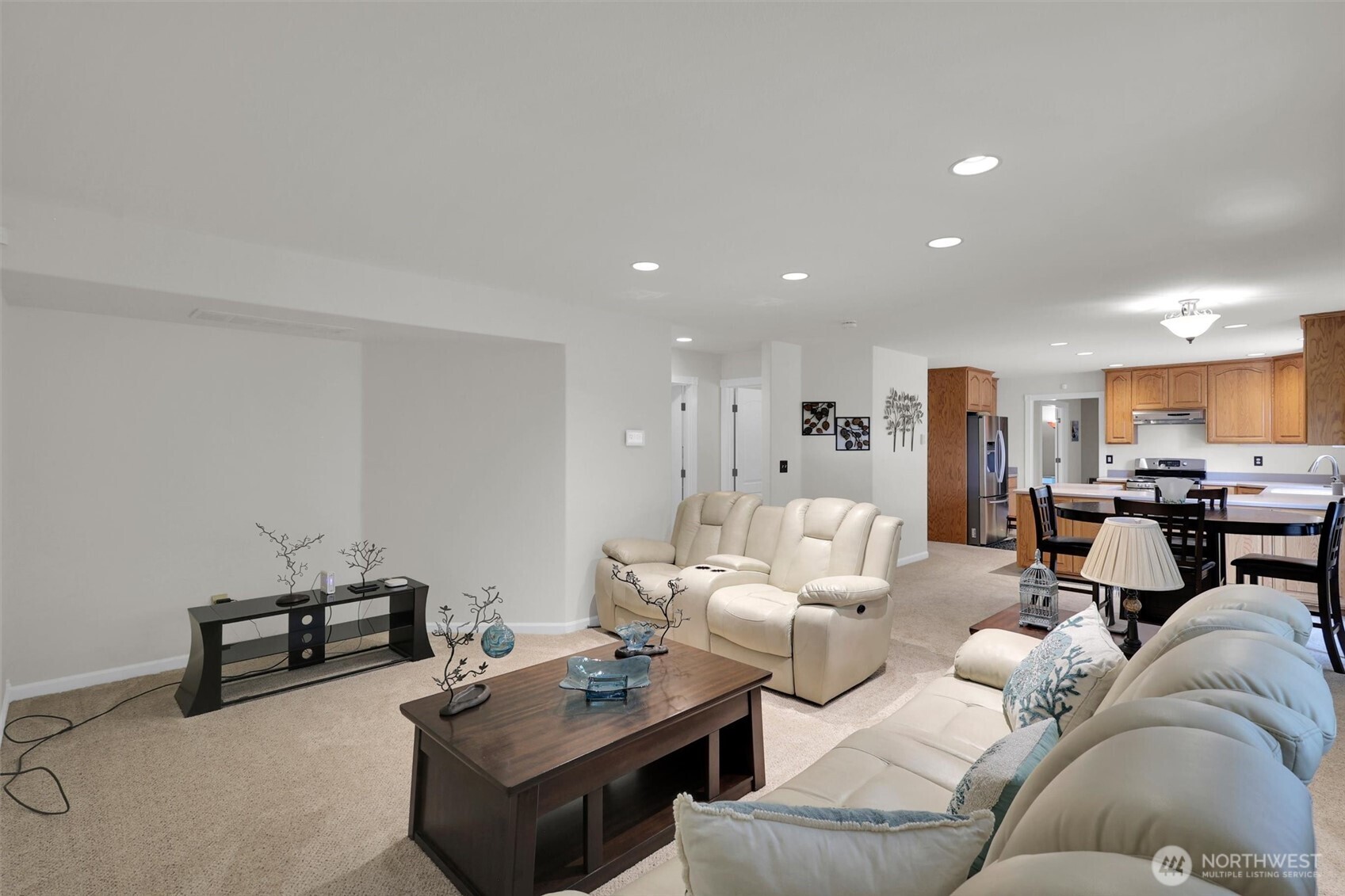 Tacoma, Washington, 98444, United States, 4 Bedrooms Bedrooms, ,4 BathroomsBathrooms,Residential,For Sale,1973833