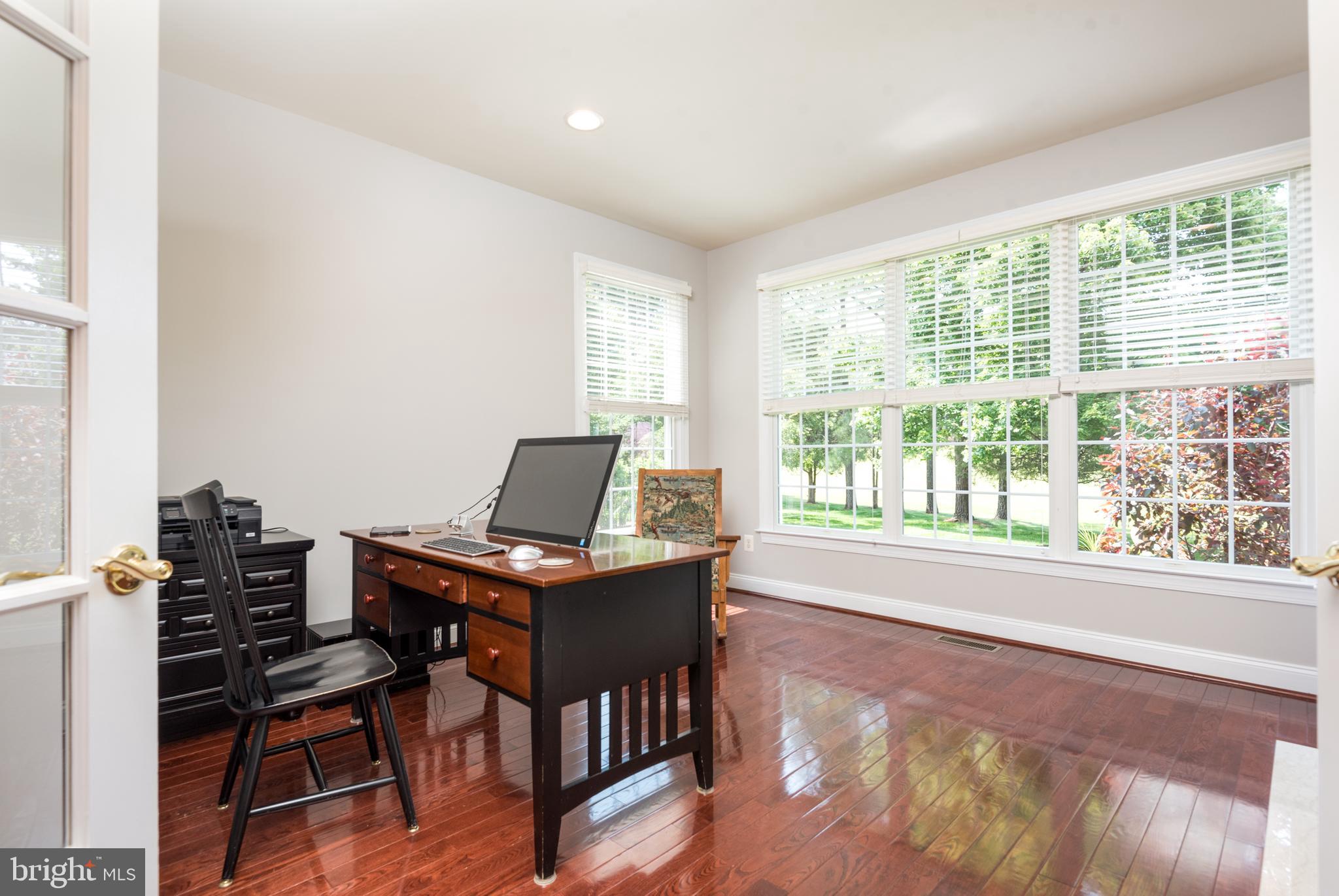 Haymarket, Virginia, 20169, United States, 4 Bedrooms Bedrooms, ,5 BathroomsBathrooms,Residential,For Sale,1900761