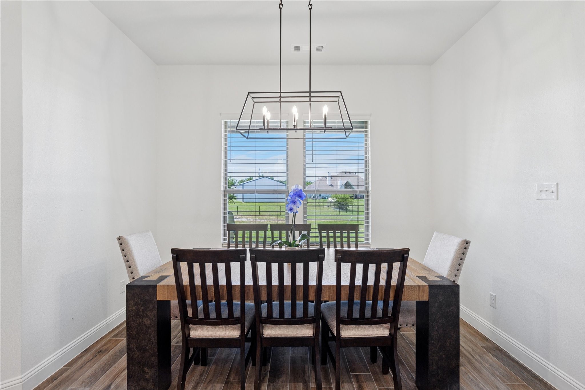 Weatherford, Texas, 76085, United States, 4 Bedrooms Bedrooms, ,3 BathroomsBathrooms,Residential,For Sale,1849963