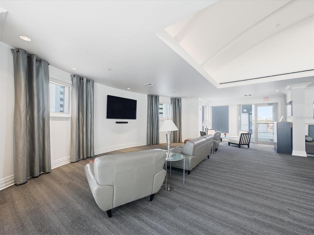 Tampa, Florida, 33602, United States, 2 Bedrooms Bedrooms, ,3 BathroomsBathrooms,Residential,For Sale,2003019