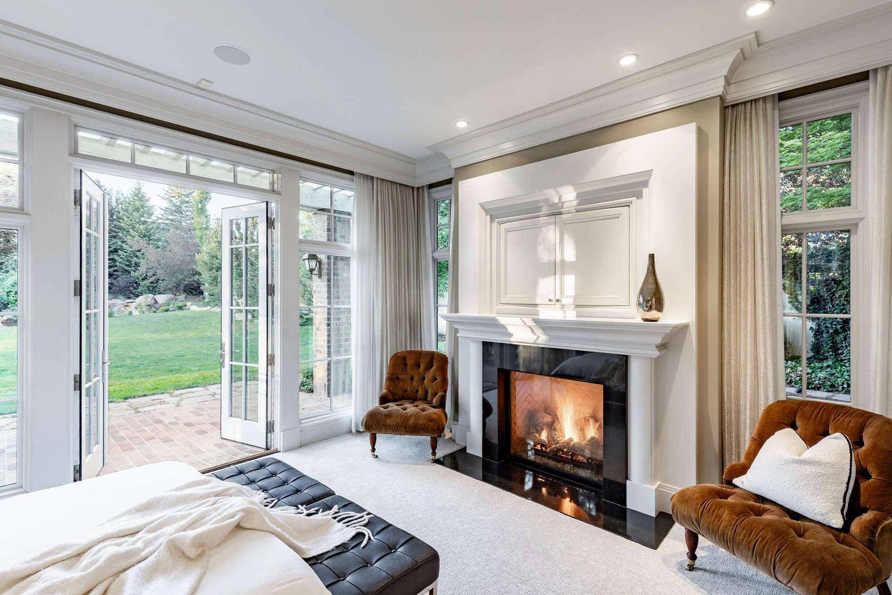  Stunning Custom Build on Millcreek Way - 物件實景