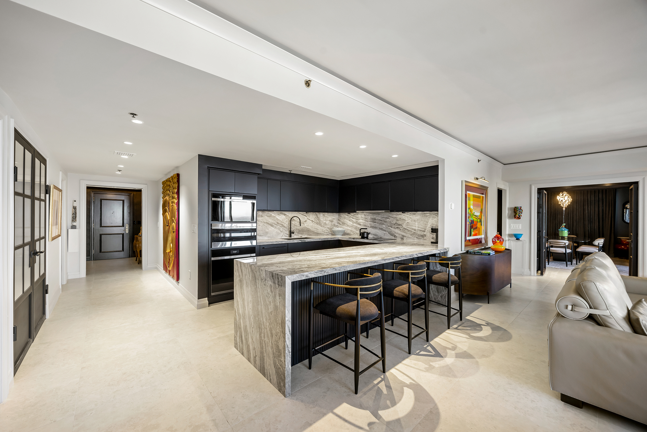  Sophisticated, Highly Customized Home in the Sky - 物件實景