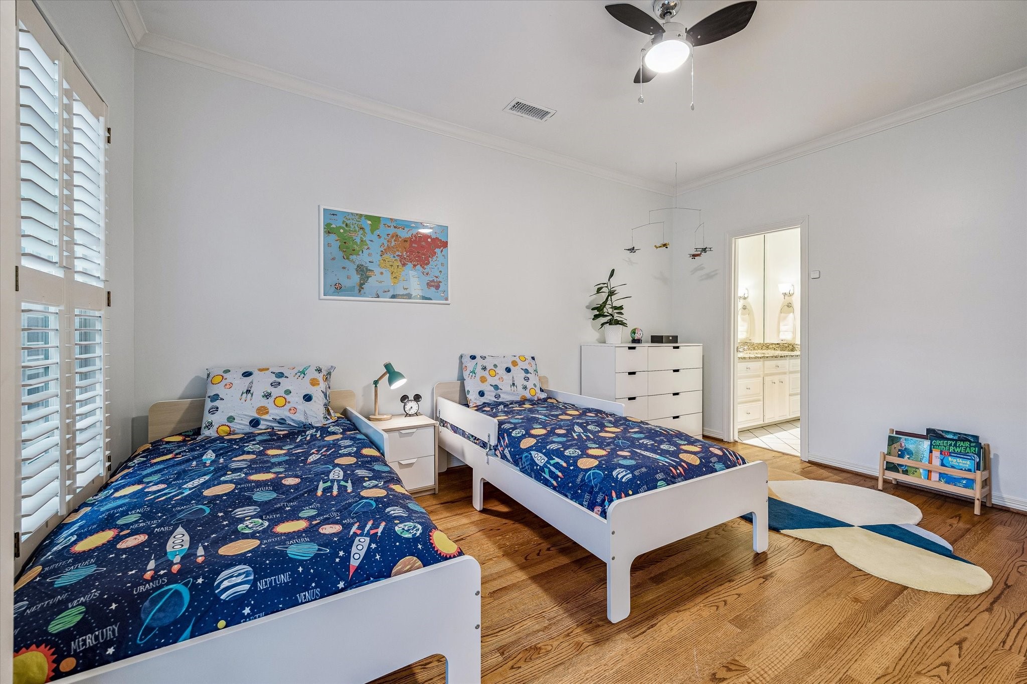  5732 Longmont Lane - 物件實景