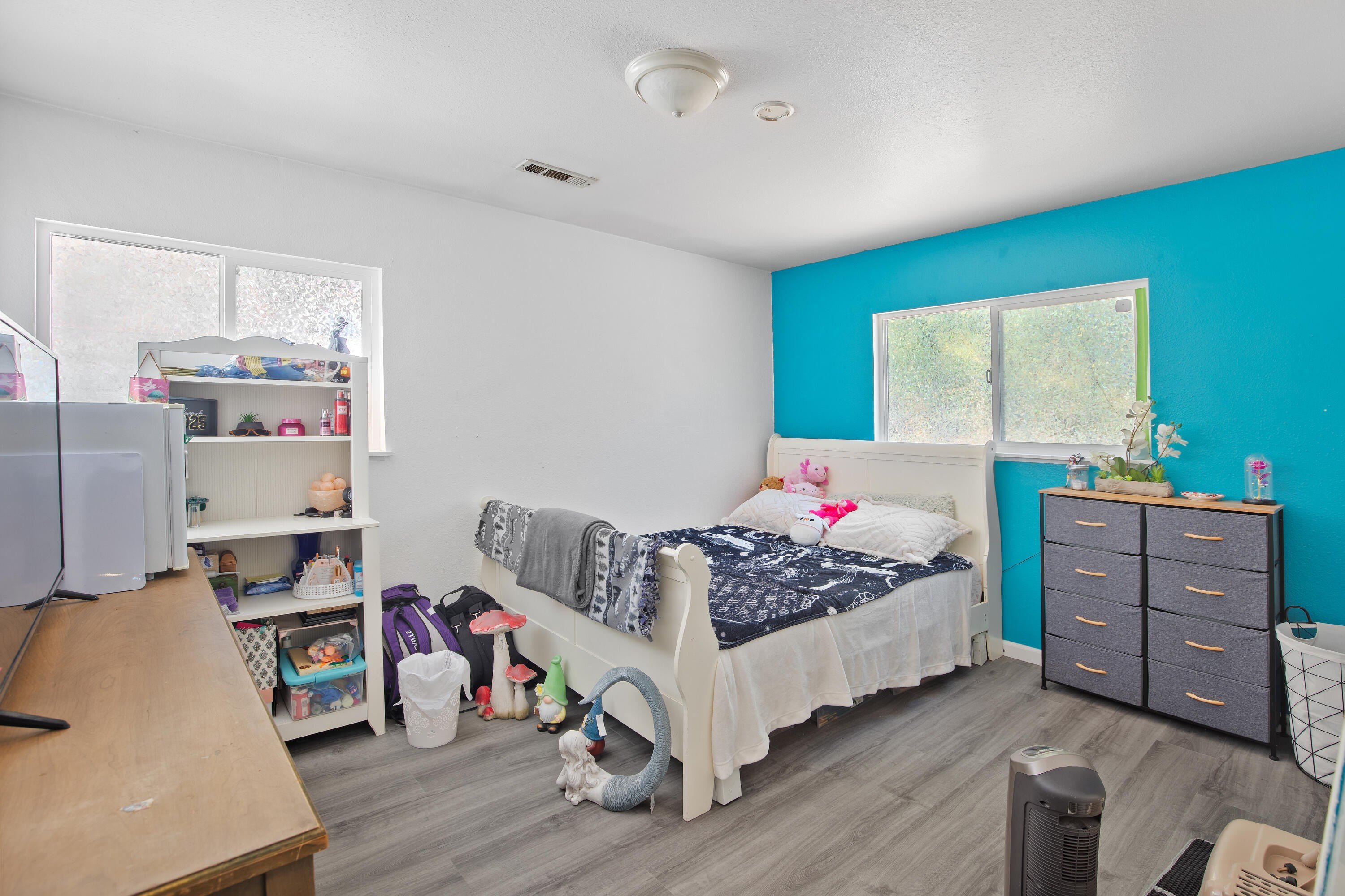 Williams, Oregon, 97544, United States, 3 Bedrooms Bedrooms, ,2 BathroomsBathrooms,Residential,For Sale,1983882