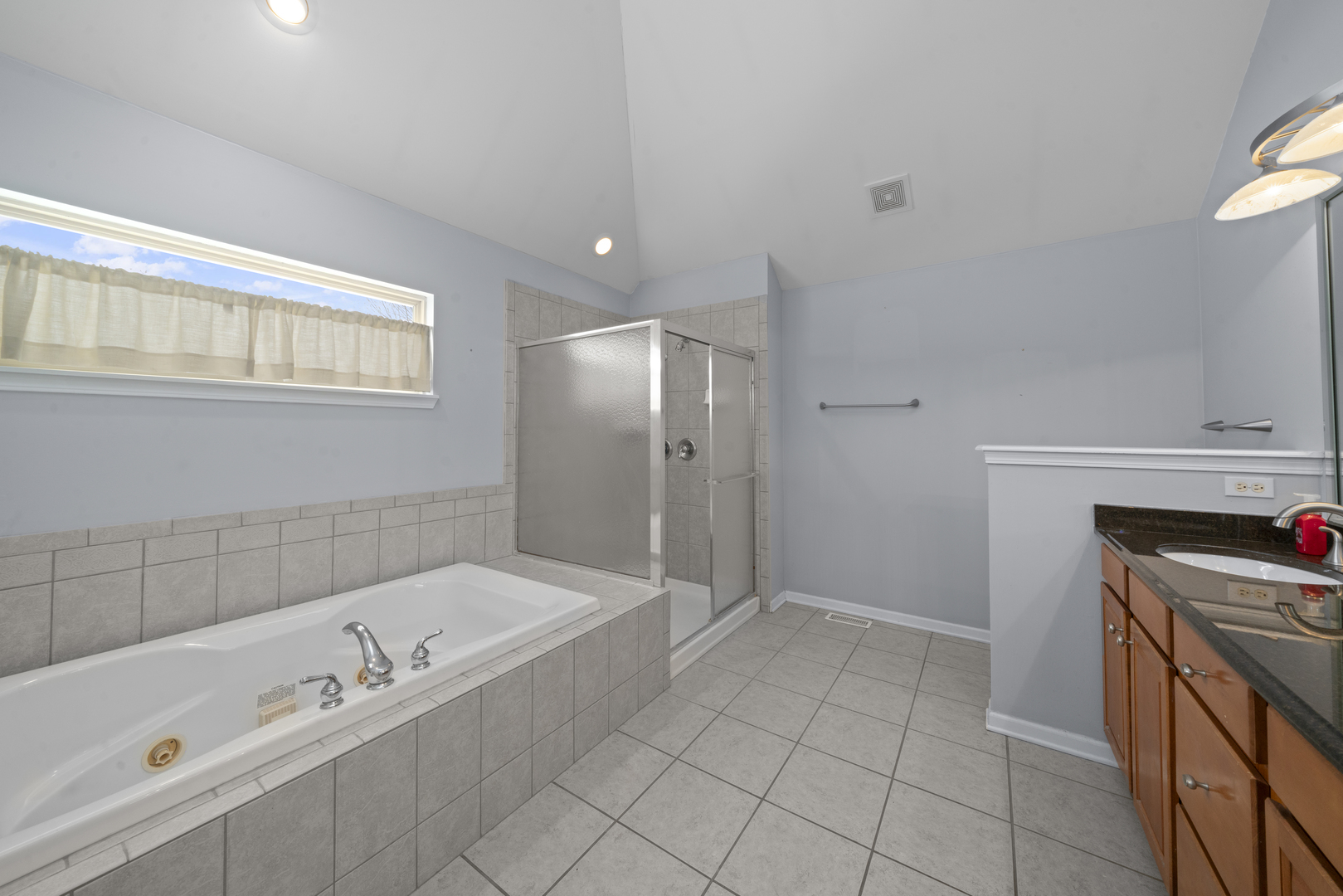 Sugar Grove, Illinois, 60554, United States, 4 Bedrooms Bedrooms, ,4 BathroomsBathrooms,Residential,For Sale,2003228