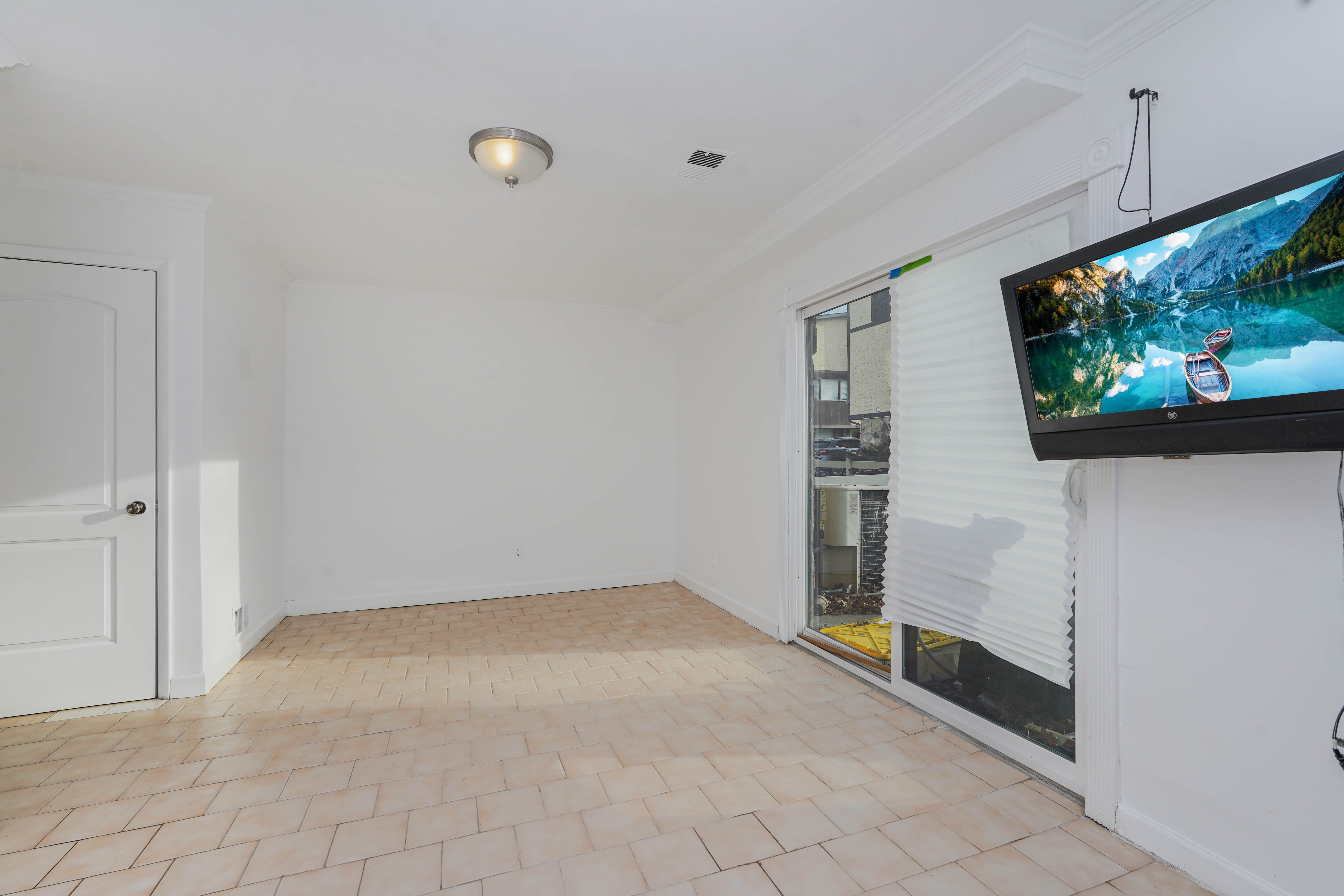 Staten Island, New York, 10314, United States, 3 Bedrooms Bedrooms, ,2 BathroomsBathrooms,Residential,For Sale,1924419