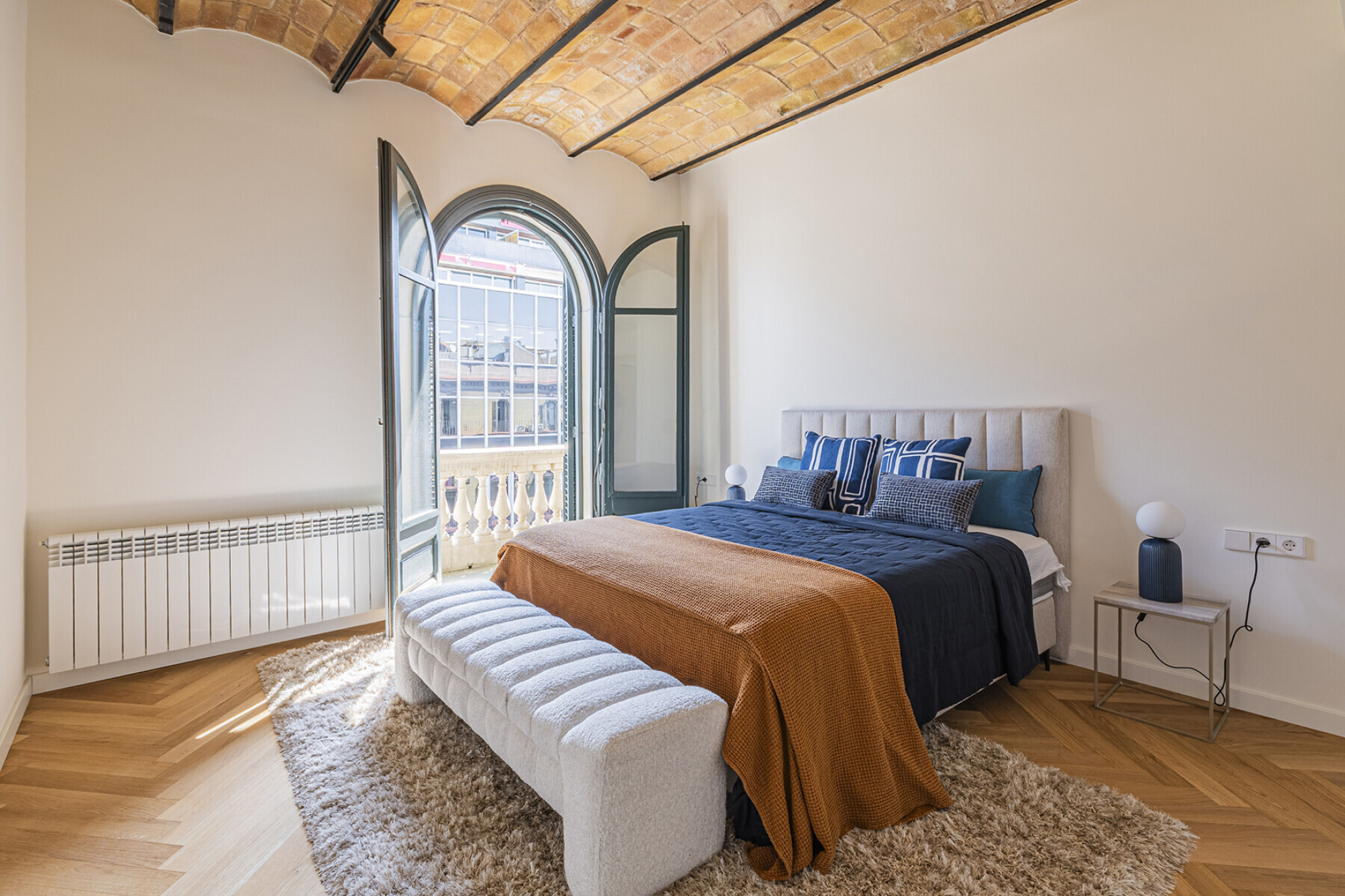  Elegant refurbished apartment of 221 m² in the Quadrat d