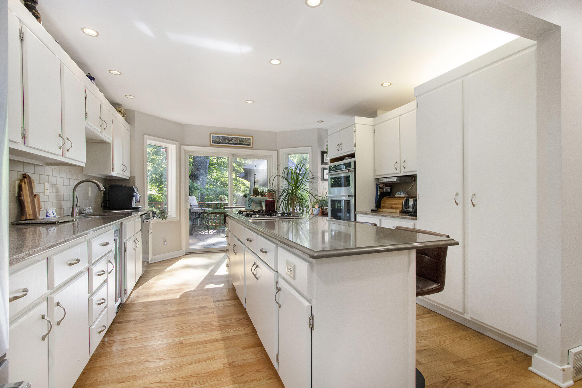 St. Joseph, Michigan, 49085, United States, 5 Bedrooms Bedrooms, ,4 BathroomsBathrooms,Residential,For Sale,1960550