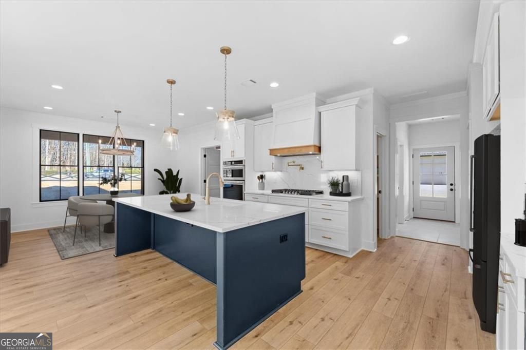 Gainesville, Georgia, 30506, United States, 5 Bedrooms Bedrooms, ,6 BathroomsBathrooms,Residential,For Sale,1908175