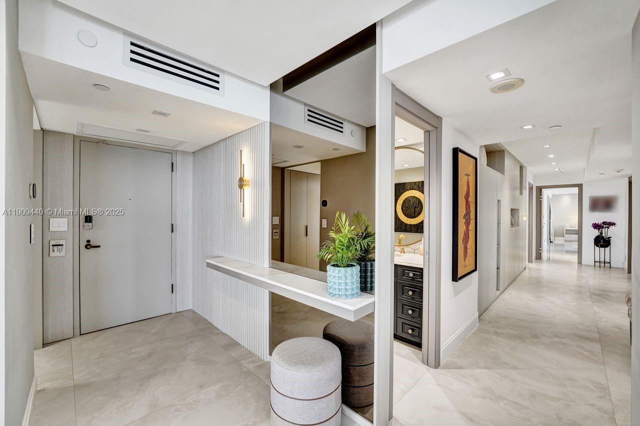 Aventura, Florida, 33180, United States, 4 Bedrooms Bedrooms, ,3 BathroomsBathrooms,Residential,For Sale,1989570