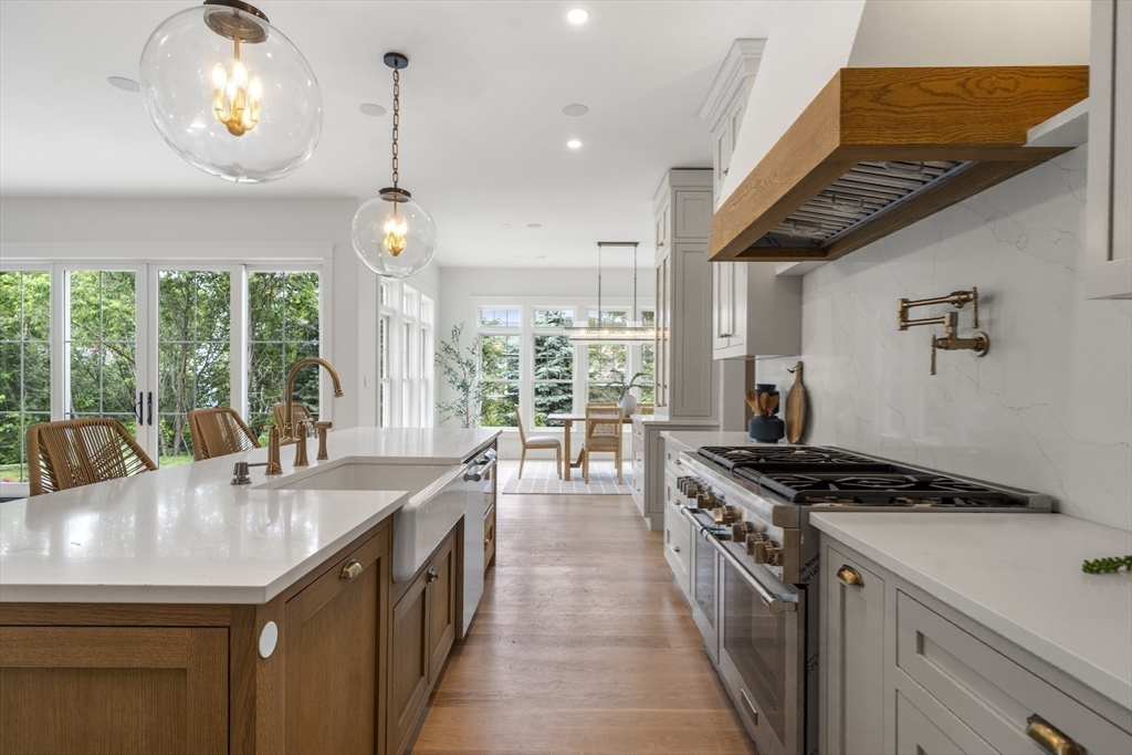 Hingham, Massachusetts, 02043, United States, 5 Bedrooms Bedrooms, ,6 BathroomsBathrooms,Residential,For Sale,1994867