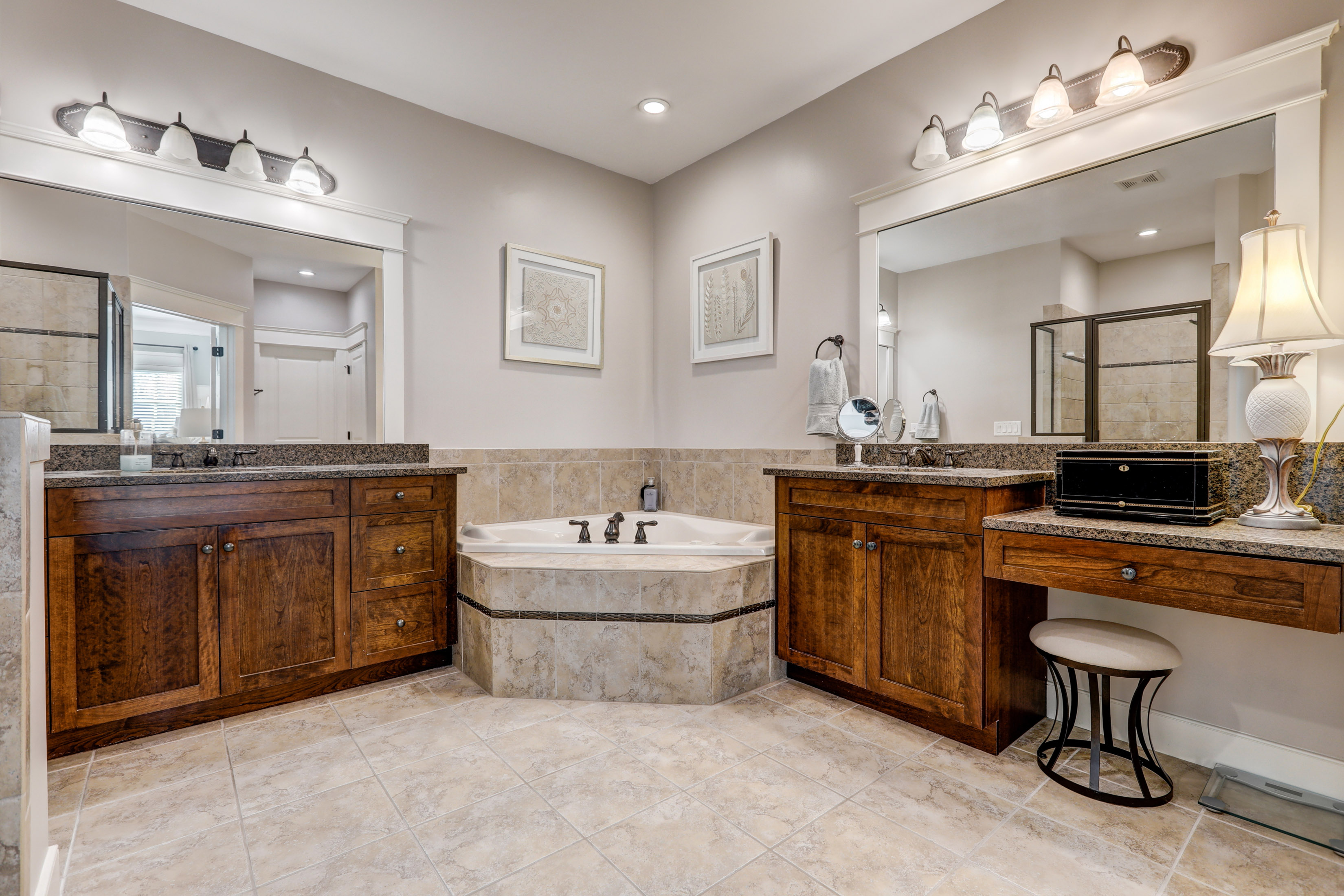  Exceptional End Unit Townhome in a Prime Smyrna Location - 物件實景