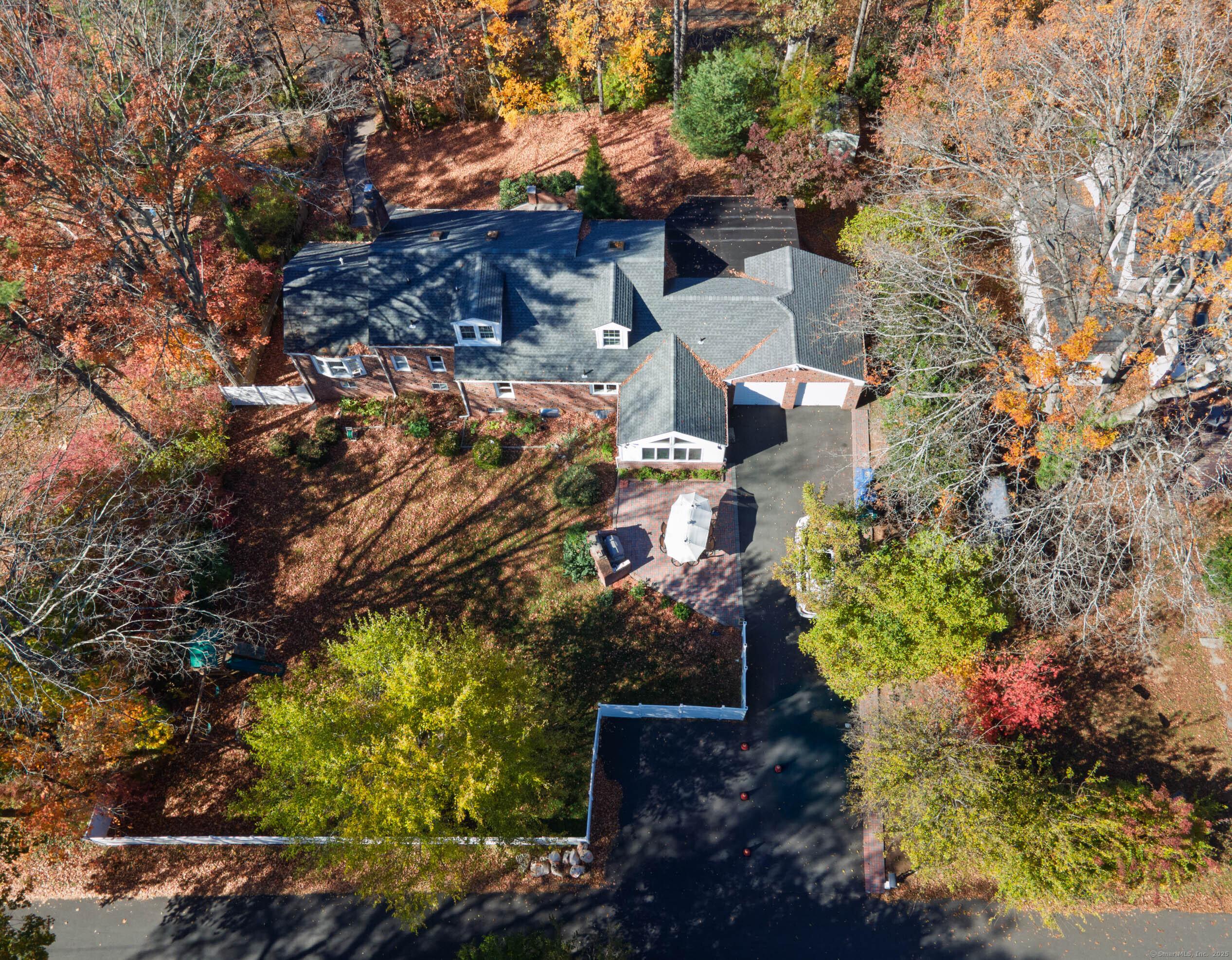 Hamden, Connecticut, 06517, United States, 4 Bedrooms Bedrooms, ,4 BathroomsBathrooms,Residential,For Sale,1982010