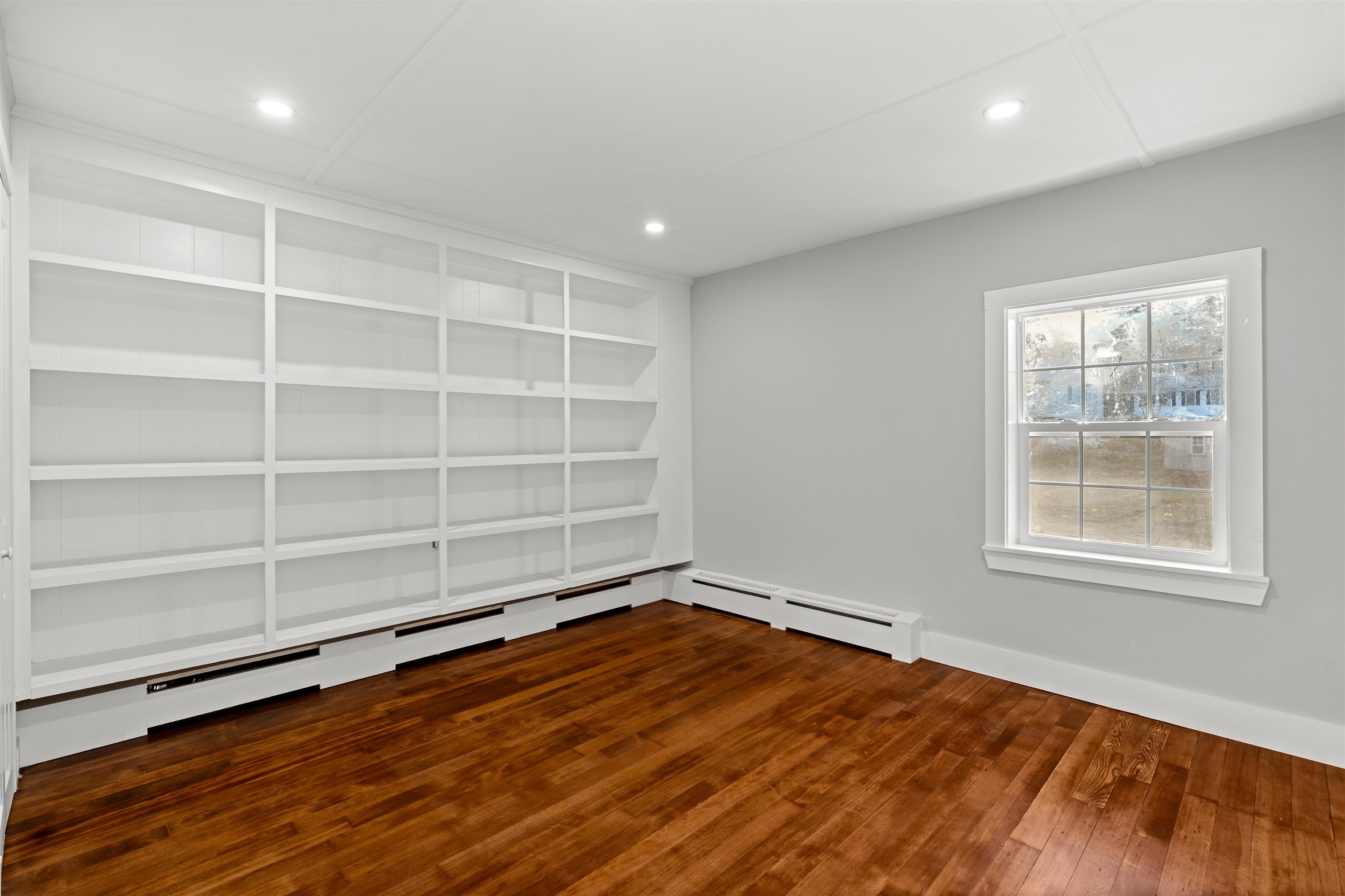 Concord, New Hampshire, 03303, United States, 4 Bedrooms Bedrooms, ,1 BathroomBathrooms,Residential,For Sale,1988375