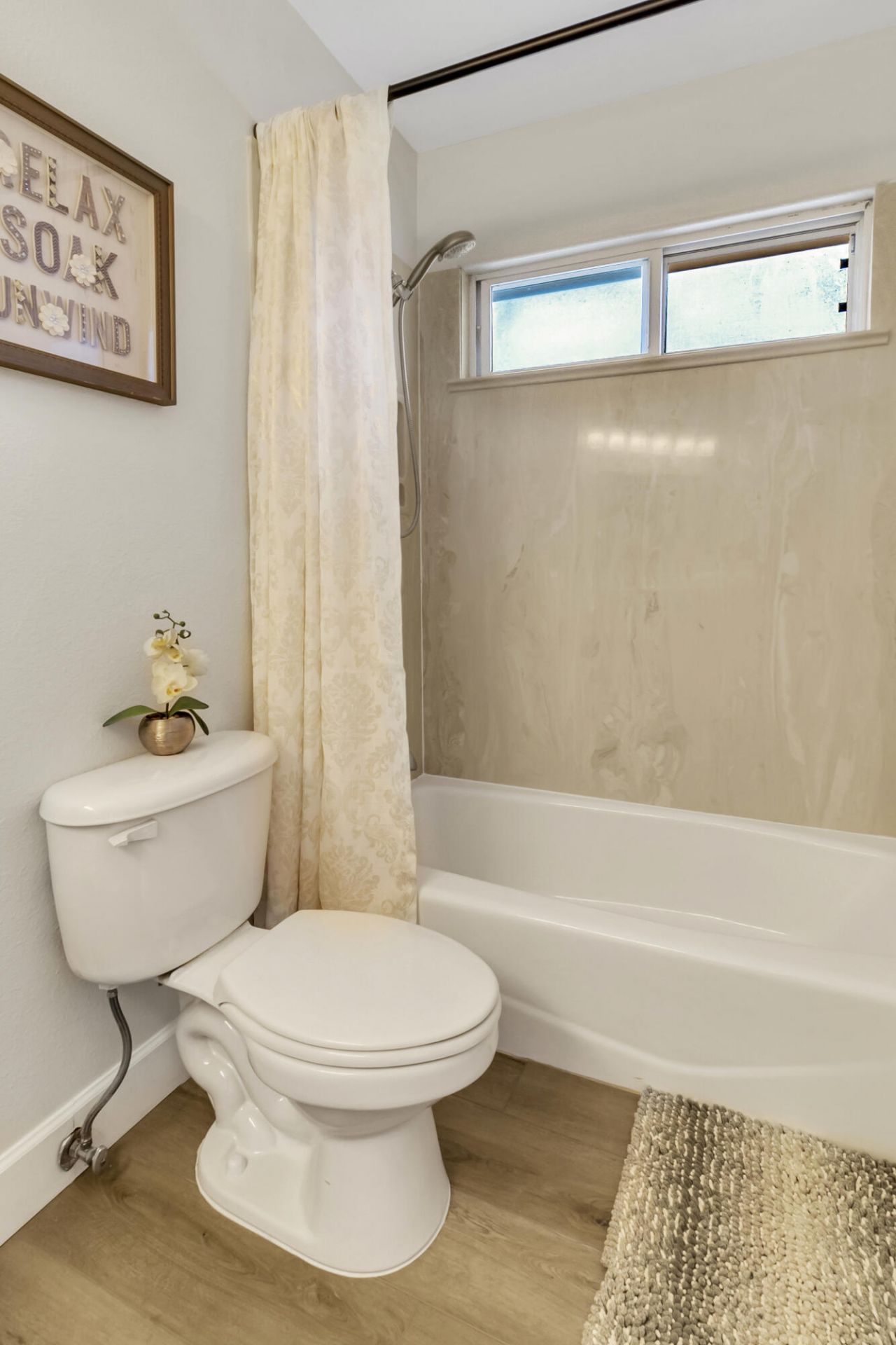 Albuquerque, New Mexico, 87122, United States, 4 Bedrooms Bedrooms, ,3 BathroomsBathrooms,Residential,For Sale,1932671