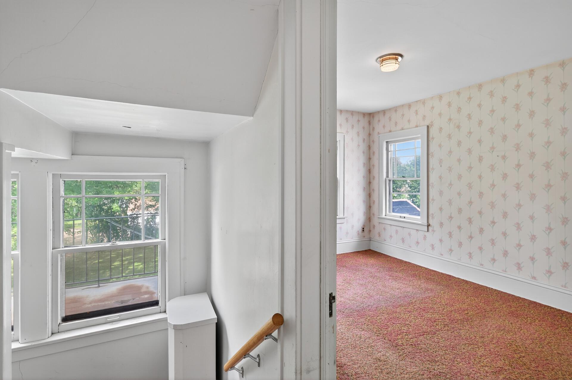 Minneapolis, Minnesota, 55409, United States, 4 Bedrooms Bedrooms, ,2 BathroomsBathrooms,Residential,For Sale,1959078