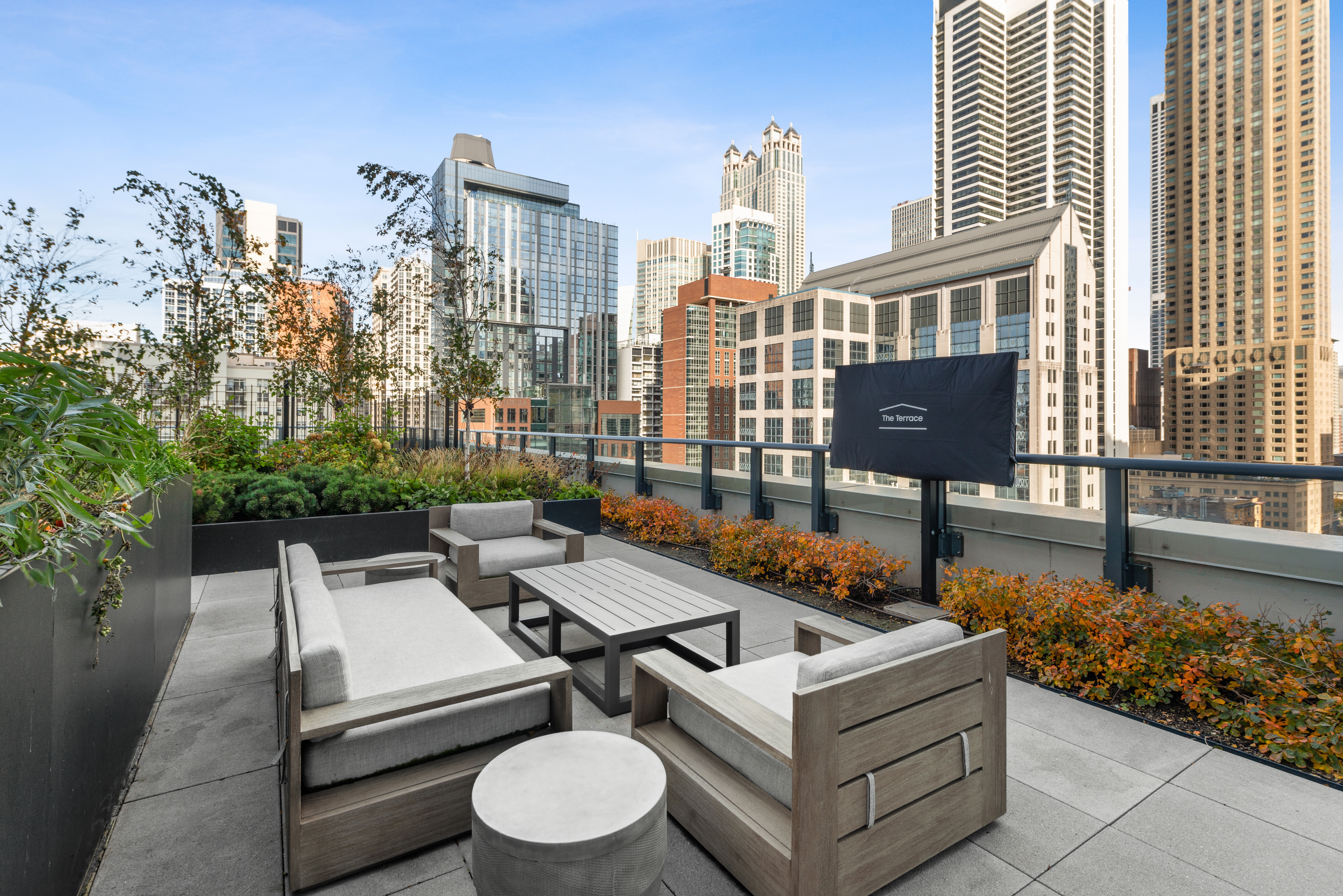  Quiet Tranquility of a Private Retreat With All the Excitement of a City Address - 物件實景