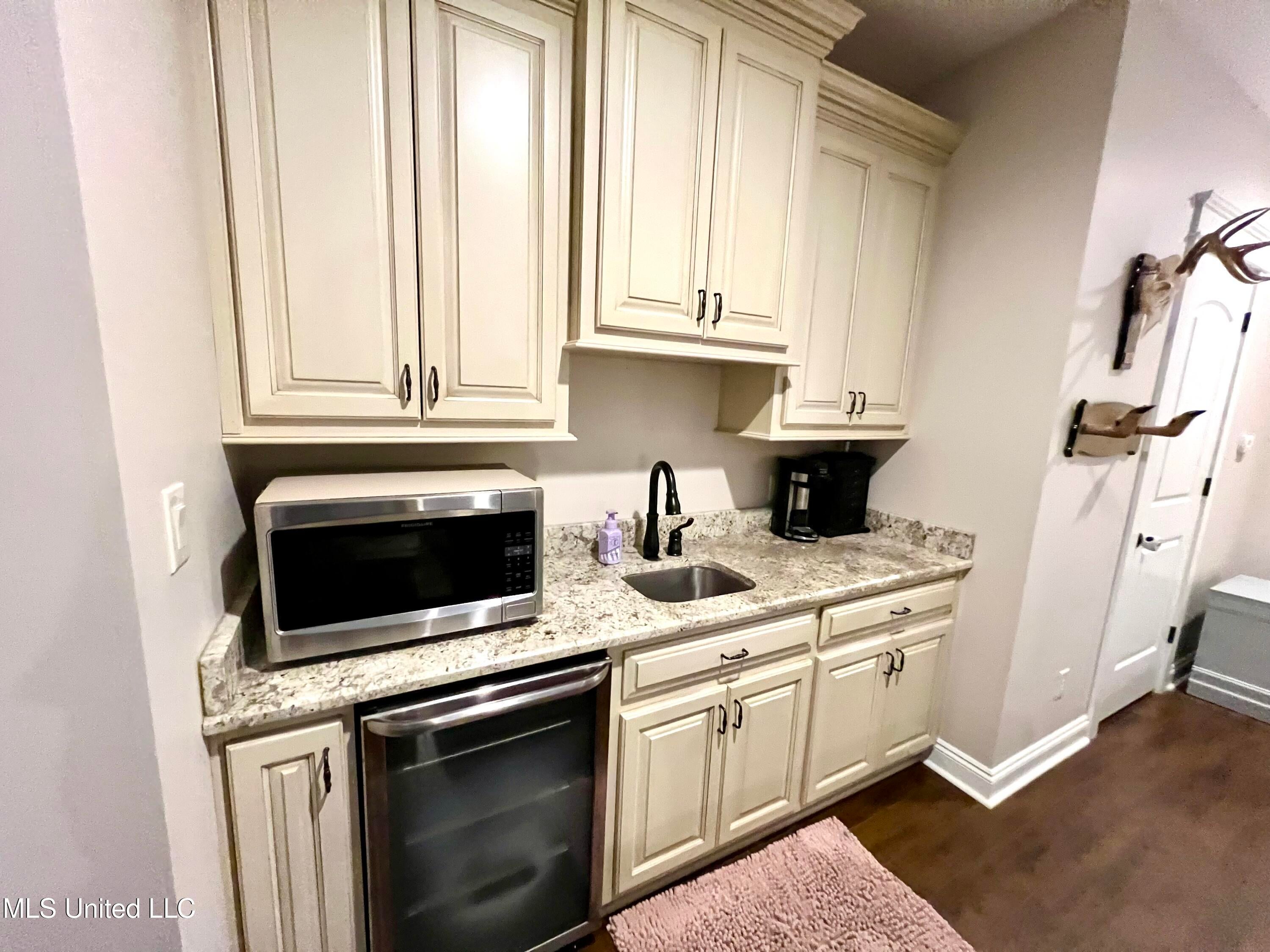 Lucedale, Mississippi, 39452, United States, 4 Bedrooms Bedrooms, ,3 BathroomsBathrooms,Residential,For Sale,1890543