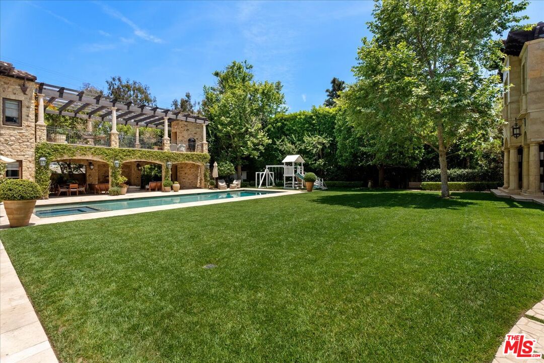 Beverly Hills, California, 90210, United States, 7 Bedrooms Bedrooms, ,15 BathroomsBathrooms,Residential,For Sale,1877085