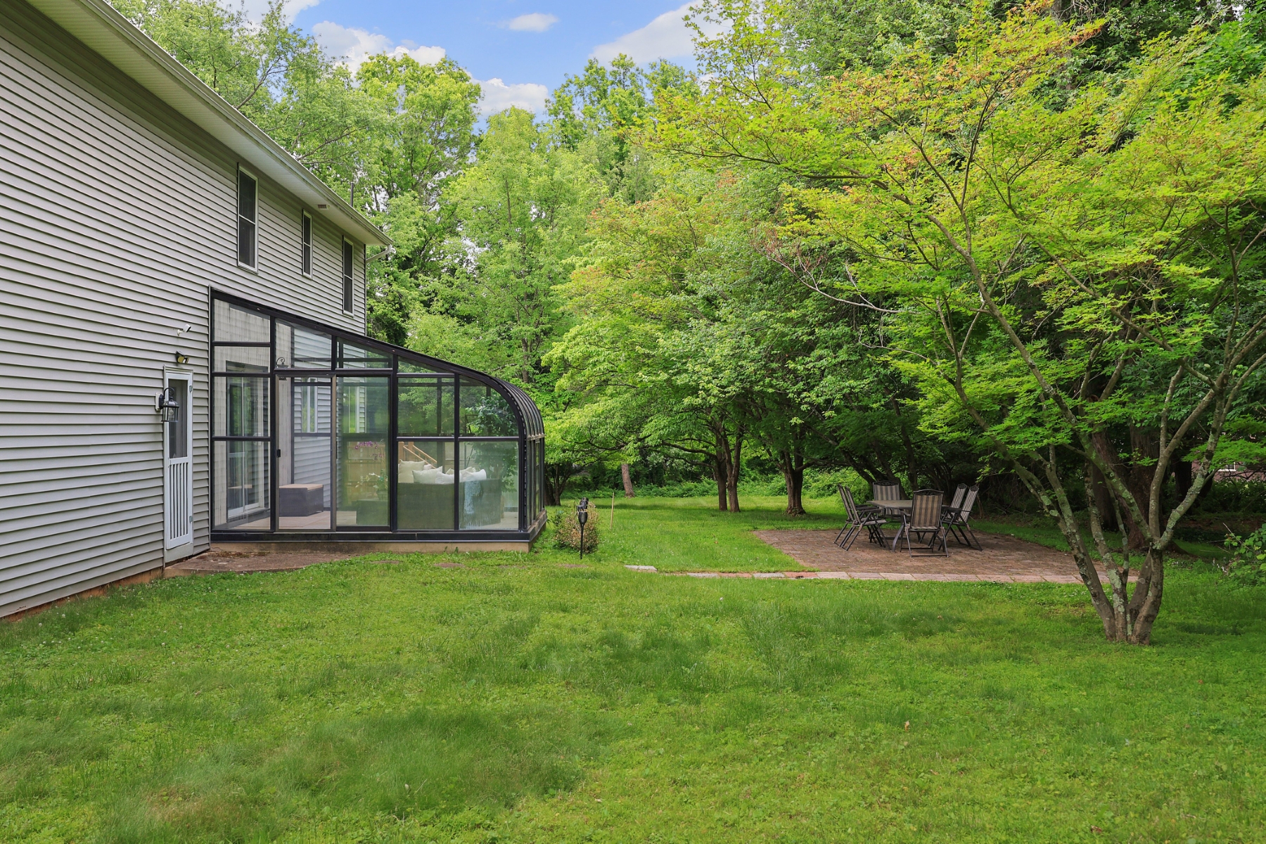  Beautifully Maintained Colonial Situated on a Quiet Cul-de-Sac - 物件實景